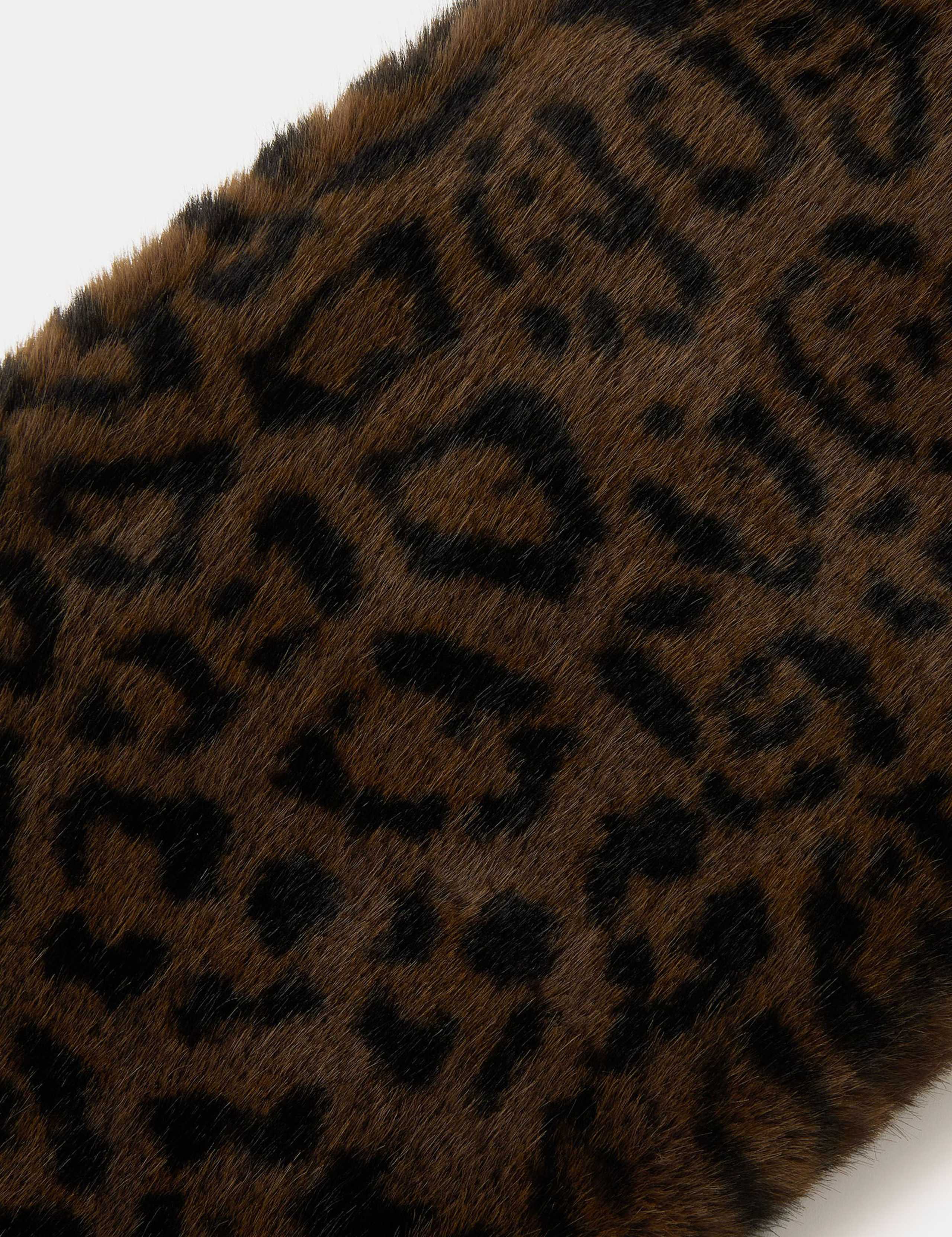 Faux Fur Leopard Stole 2 of 2