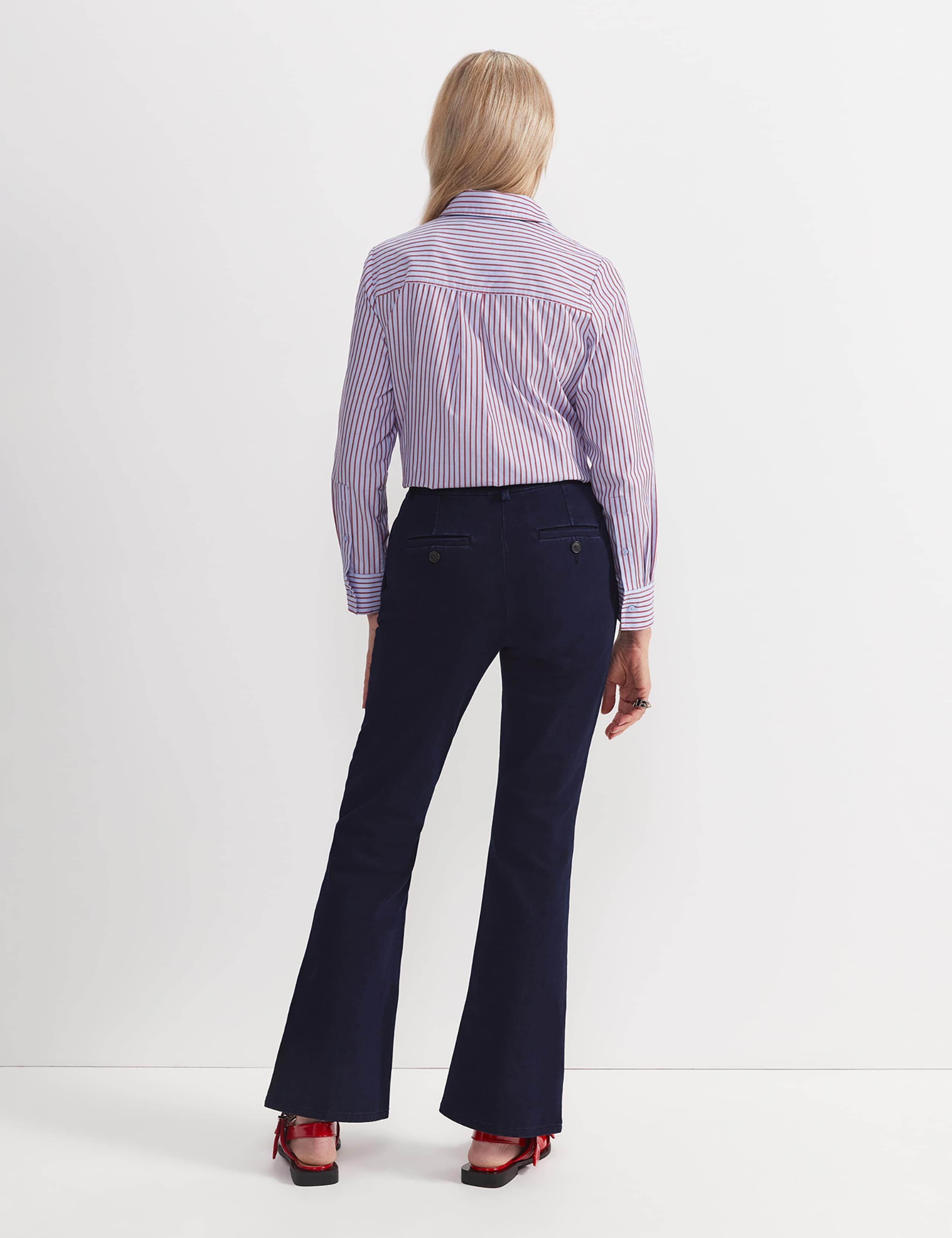 Mid Rise Pintuck Flared Jeans 3 of 5