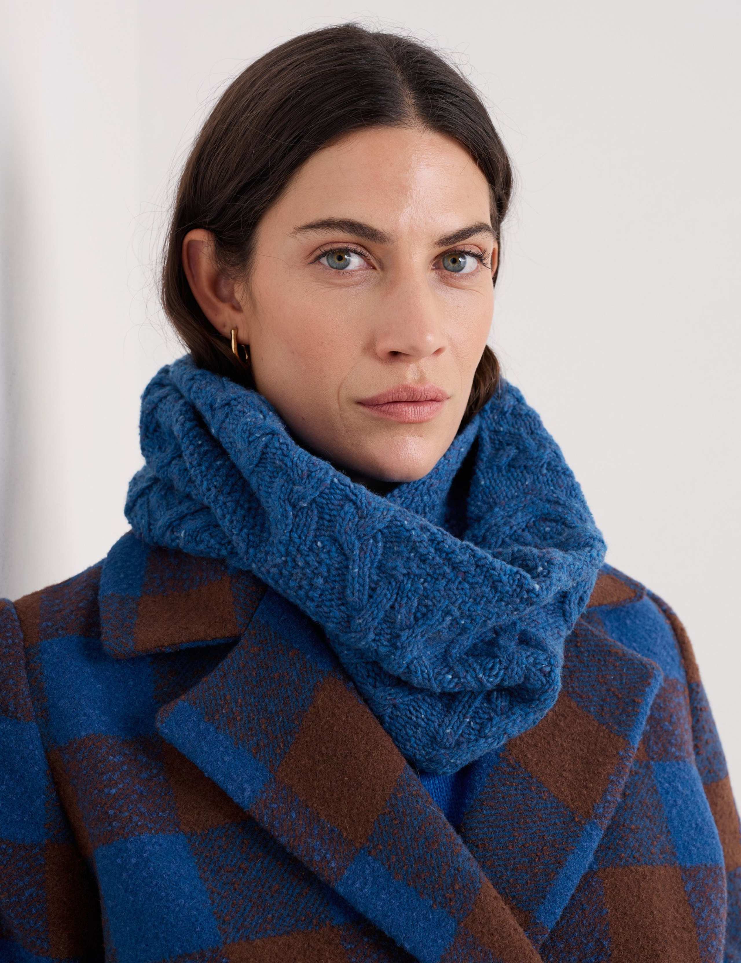 Merino Wool Rich Chunky Knit Textured Snood 2 of 4