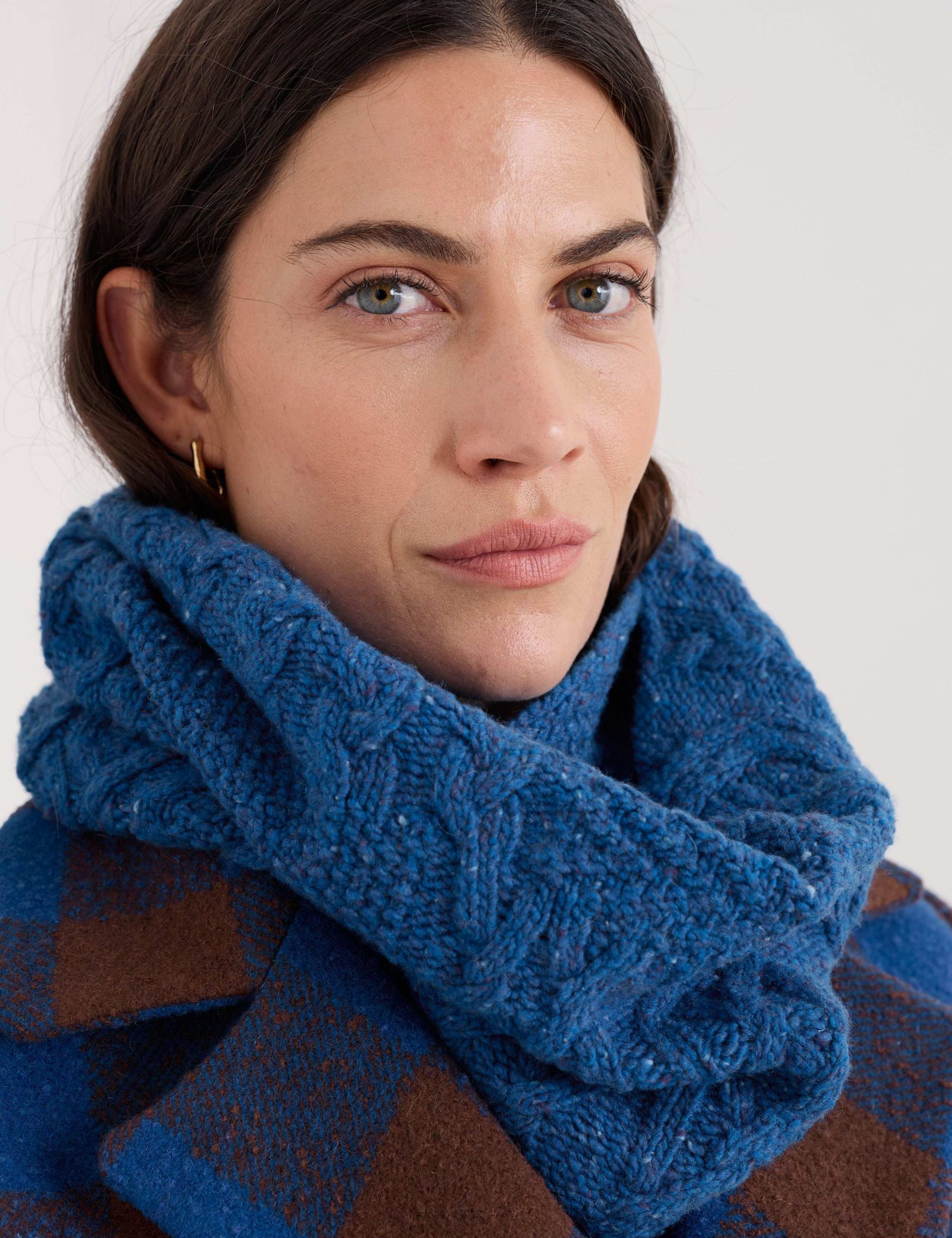 Merino Wool Rich Chunky Knit Textured Snood 3 of 4