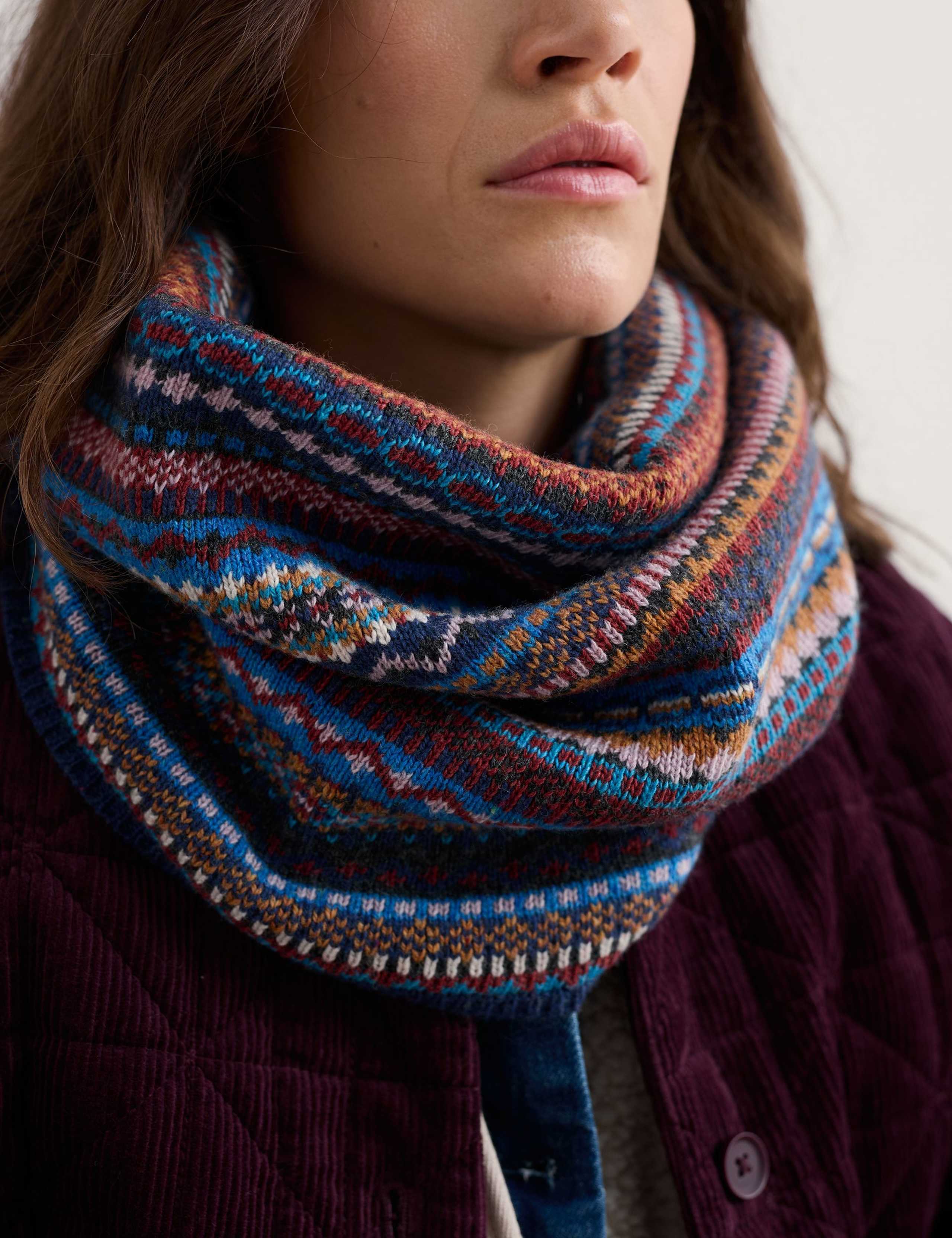 Knitted Jacquard Snood with Merino Wool 3 of 4