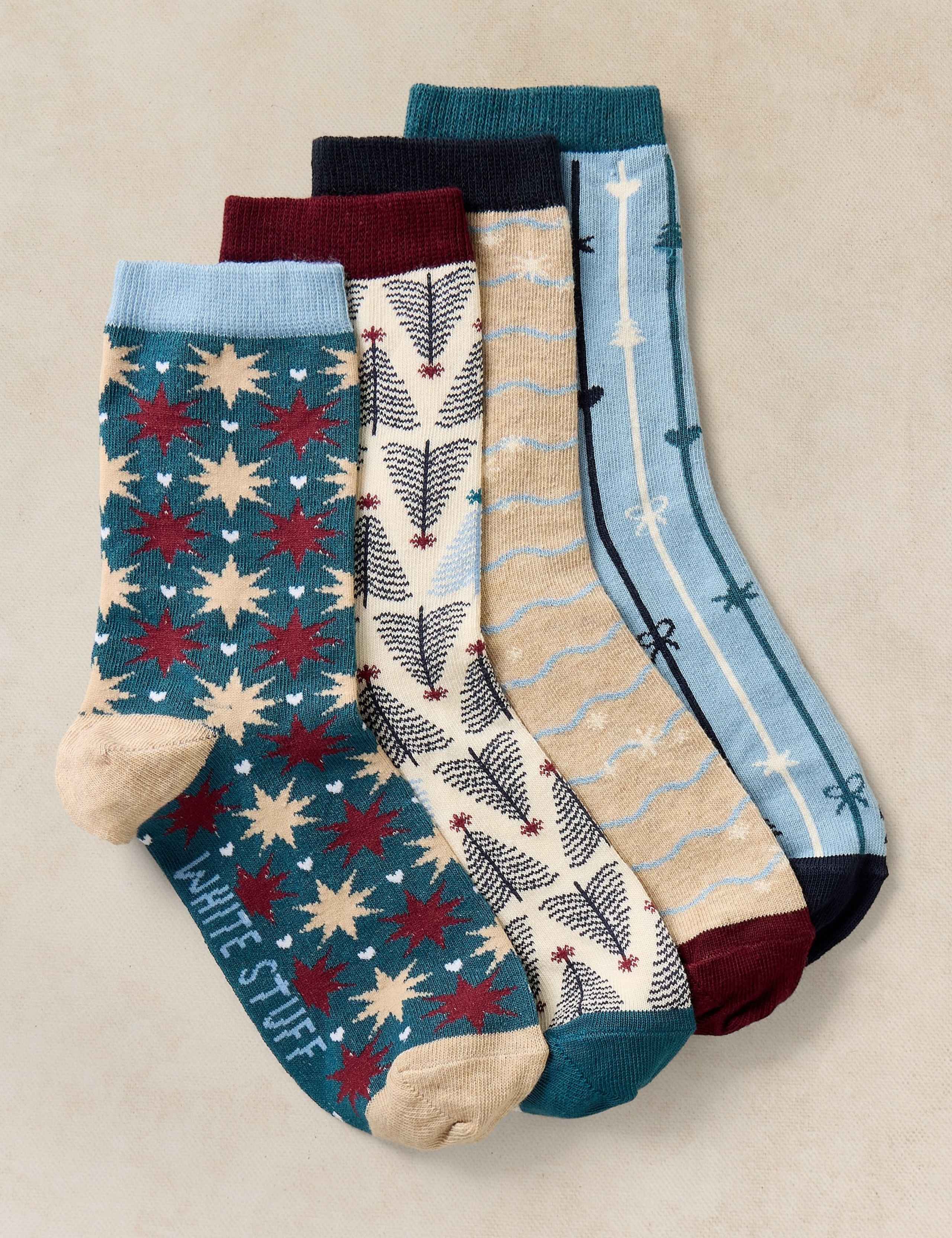 4 Pack Cotton Rich Christmas Ankle Socks 2 of 4