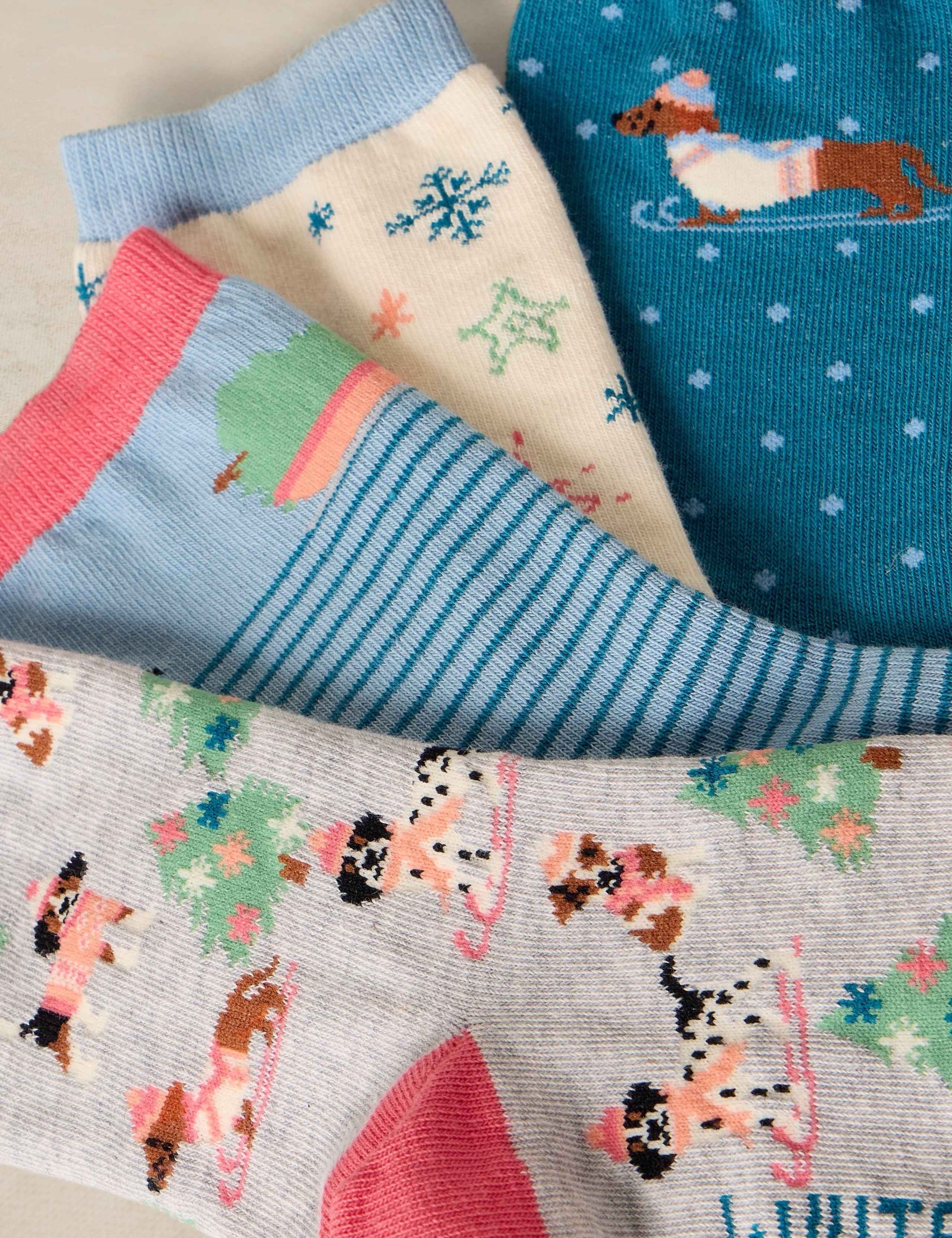 4 Pack Thermal Cotton Rich Christmas Sausage Socks 3 of 4