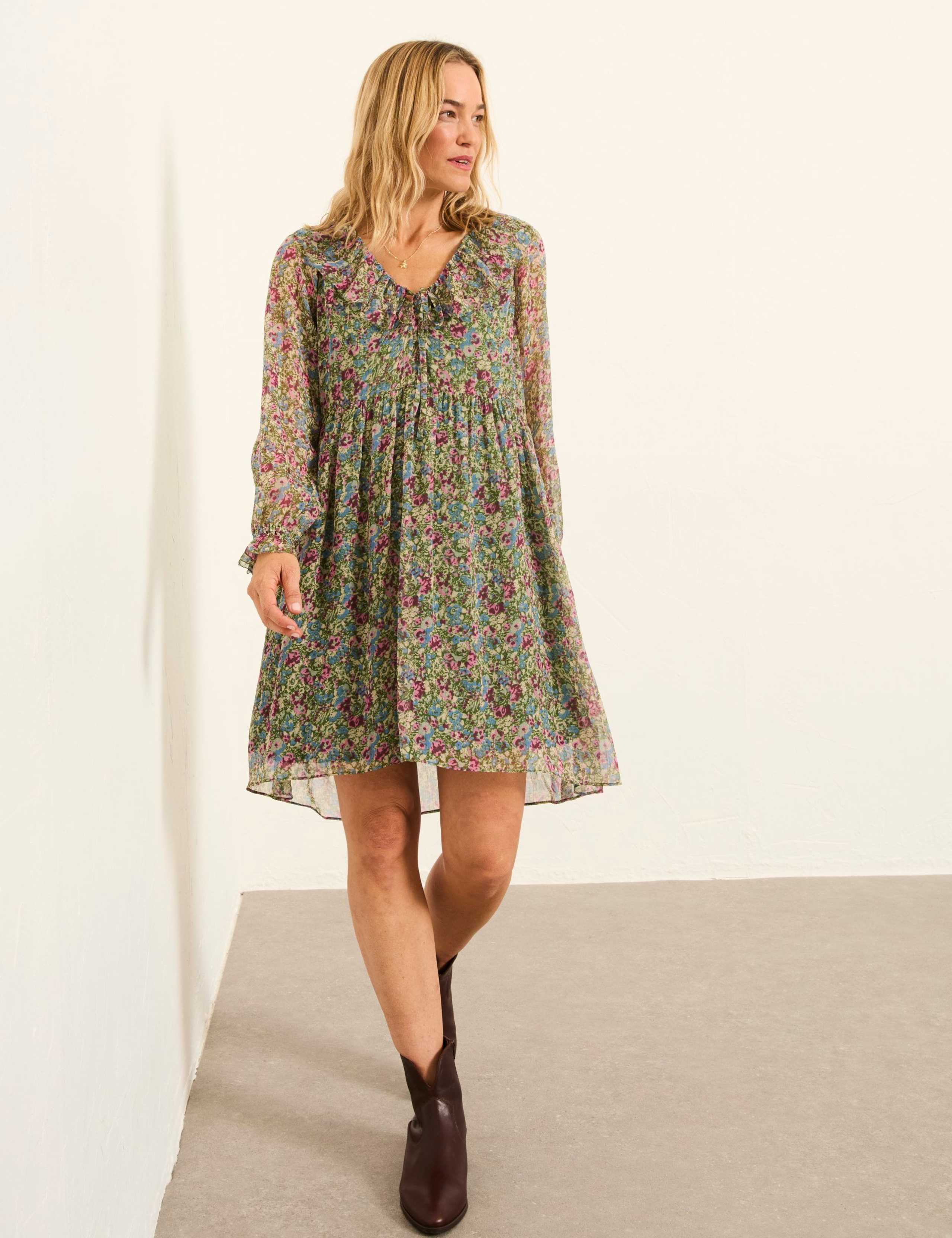 Floral V-Neck Knee Length Tea Dress 4 of 6