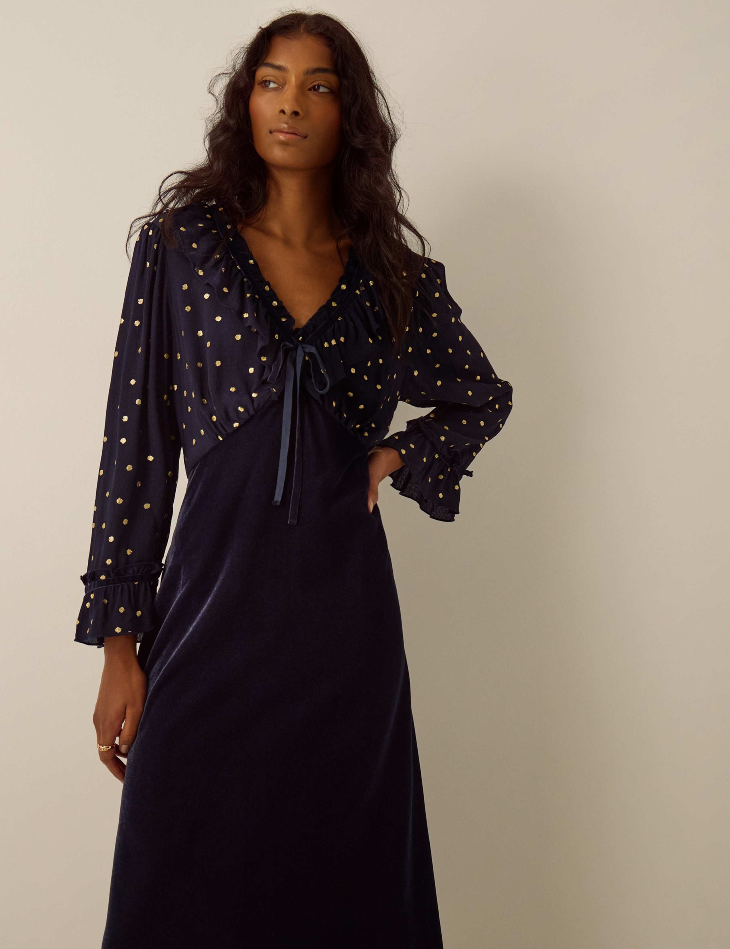 Polka Dot V Neck Midaxi Tie Front Dress 3 of 4