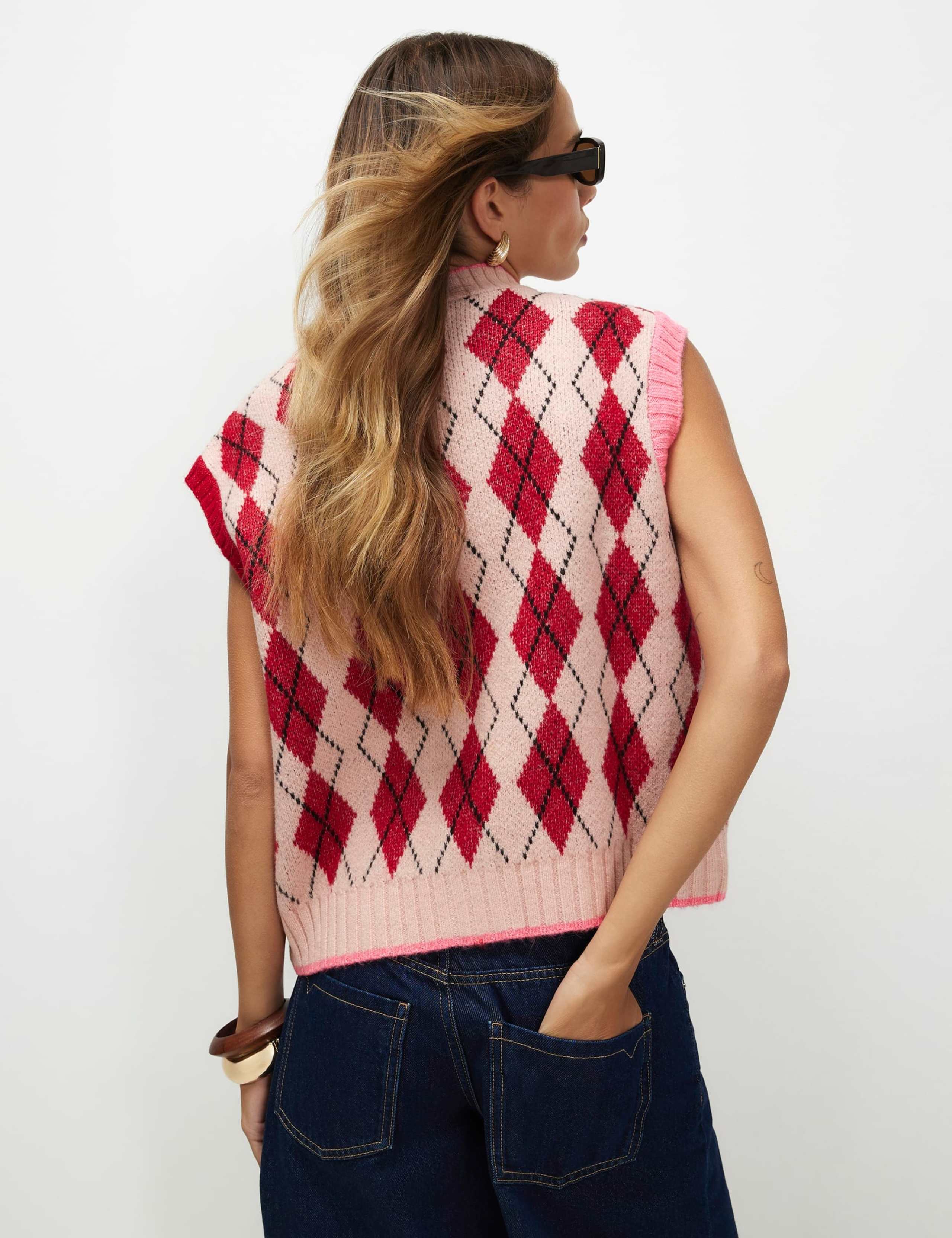 Argyle V-Neck Knitted Vest 4 of 6