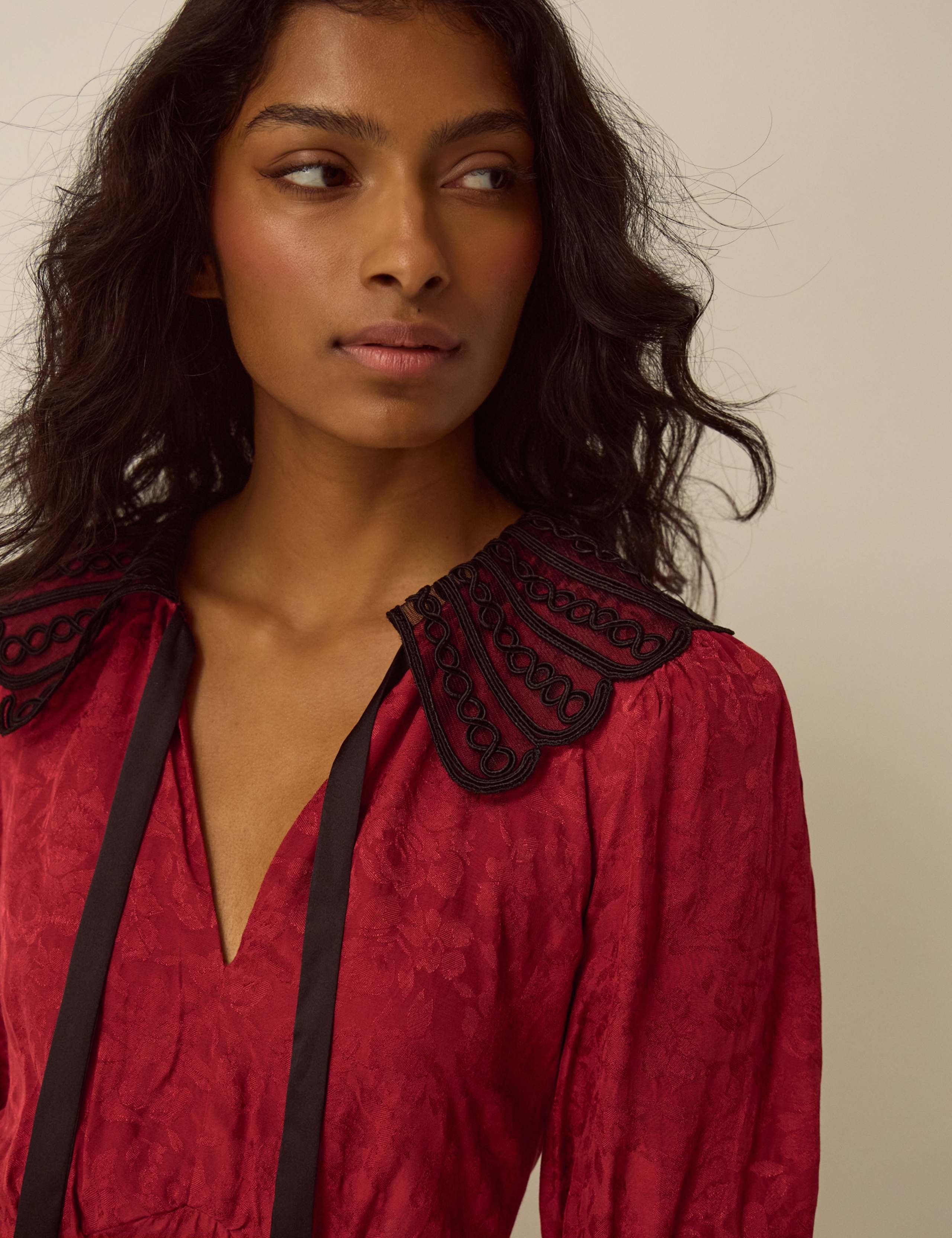 Jacquard V Neck Tie Waist Midi Dress 5 of 5