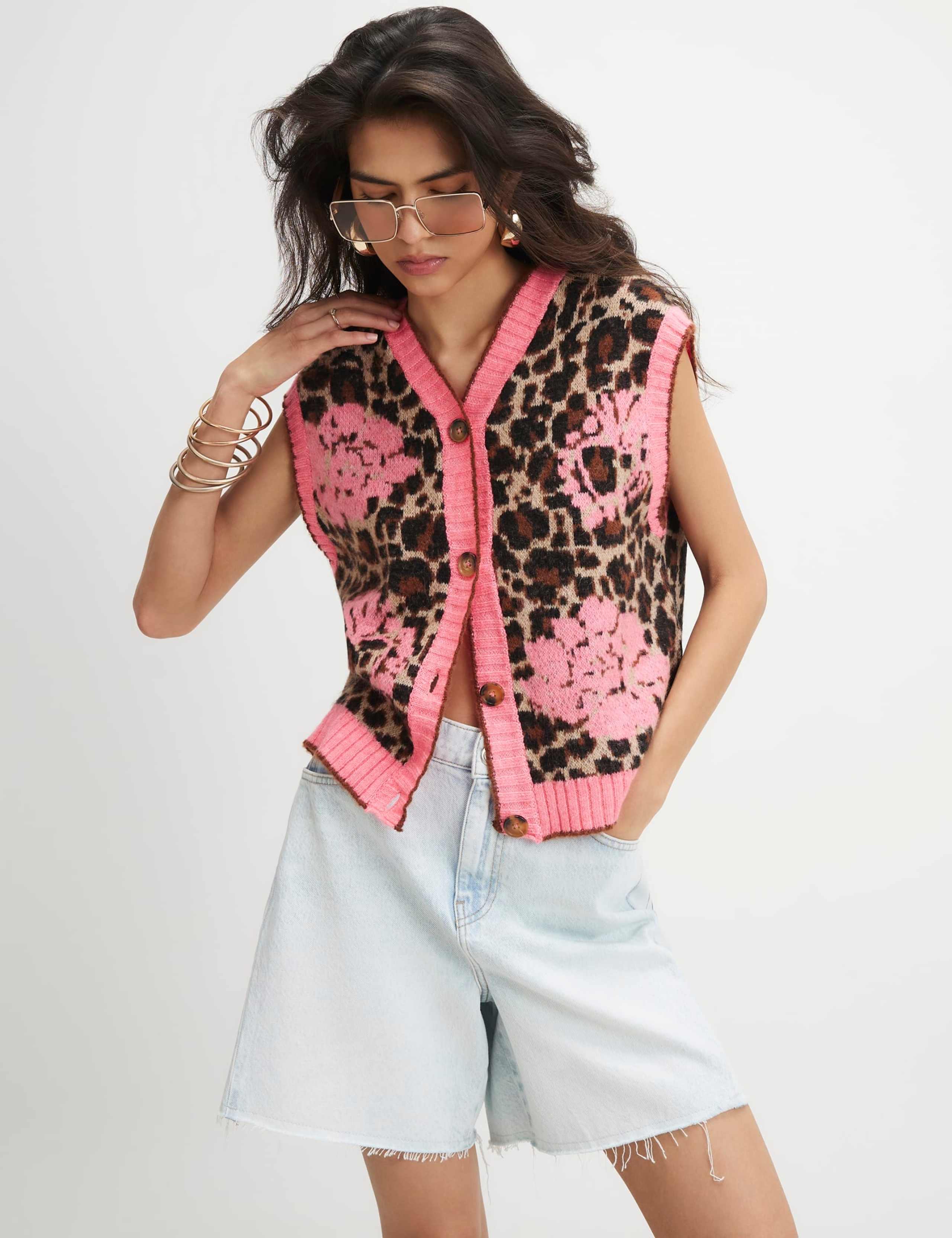Leopard V-Neck Waistcoat 3 of 5