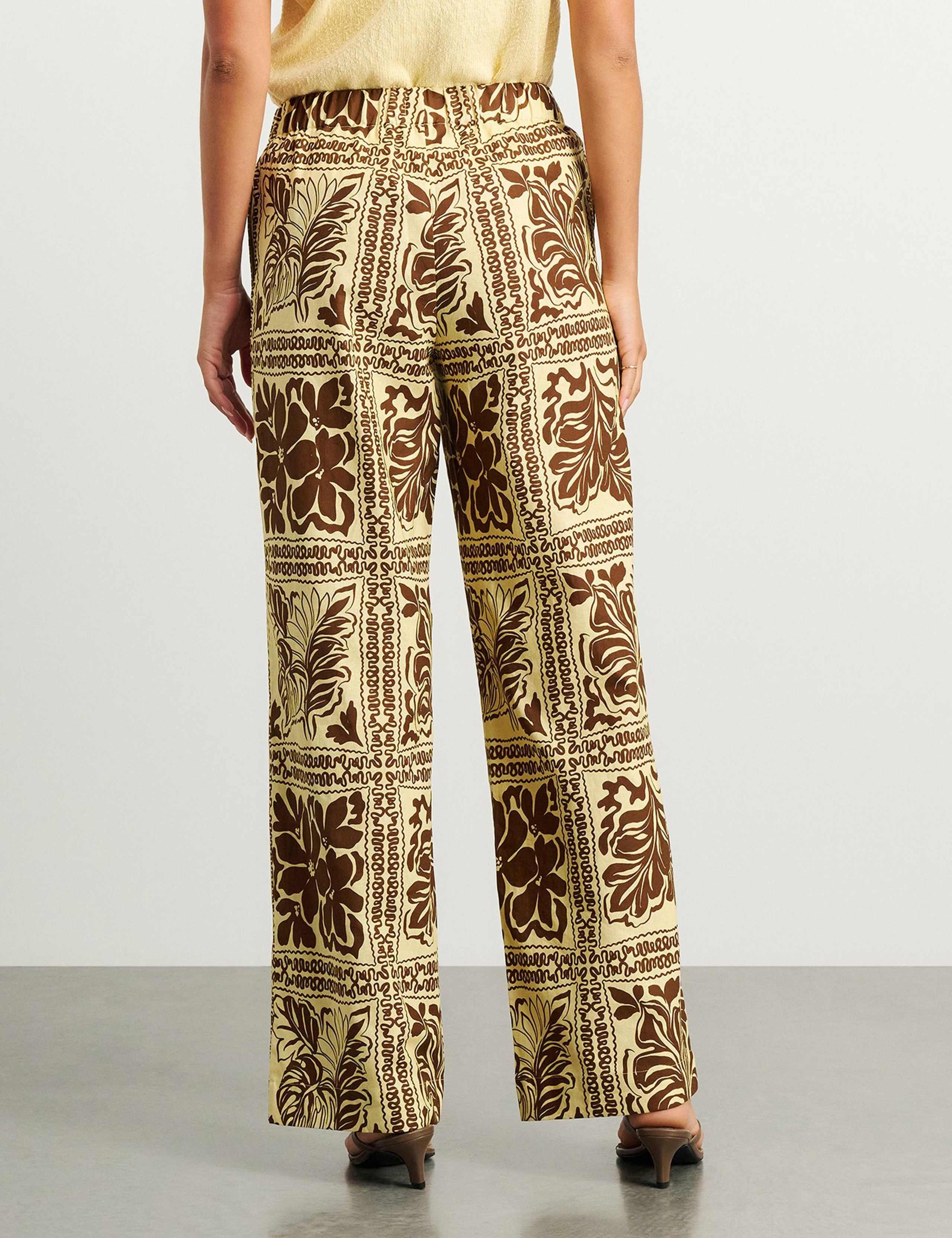 Linen Rich Printed Wide Leg Trousers 4 of 5
