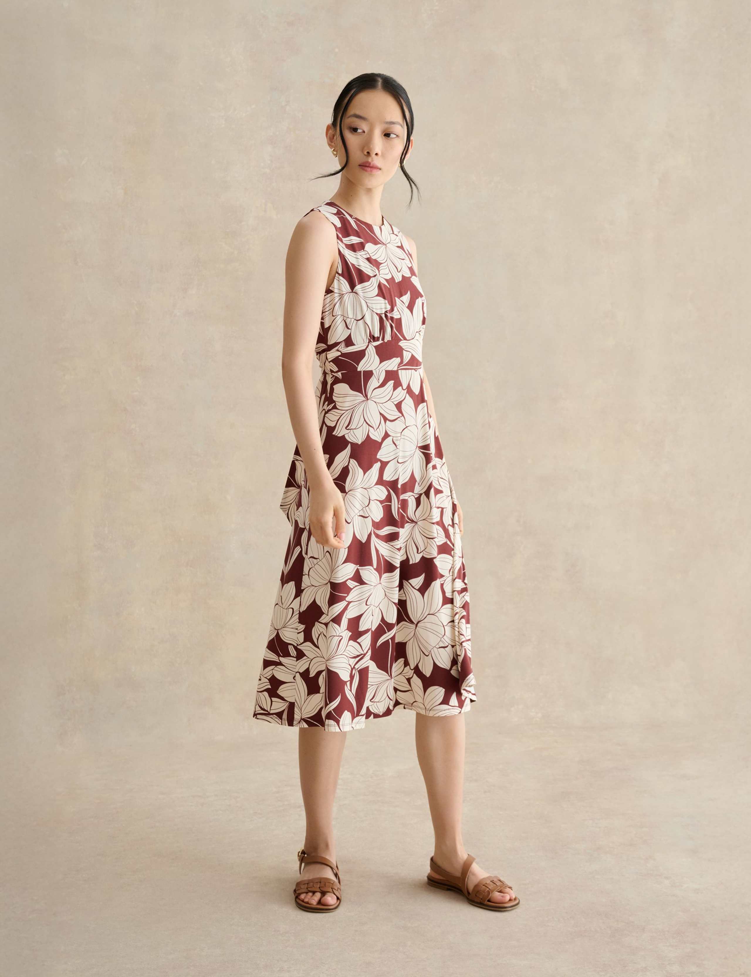 Jersey Floral Knee Length Waisted Dress 3 of 5