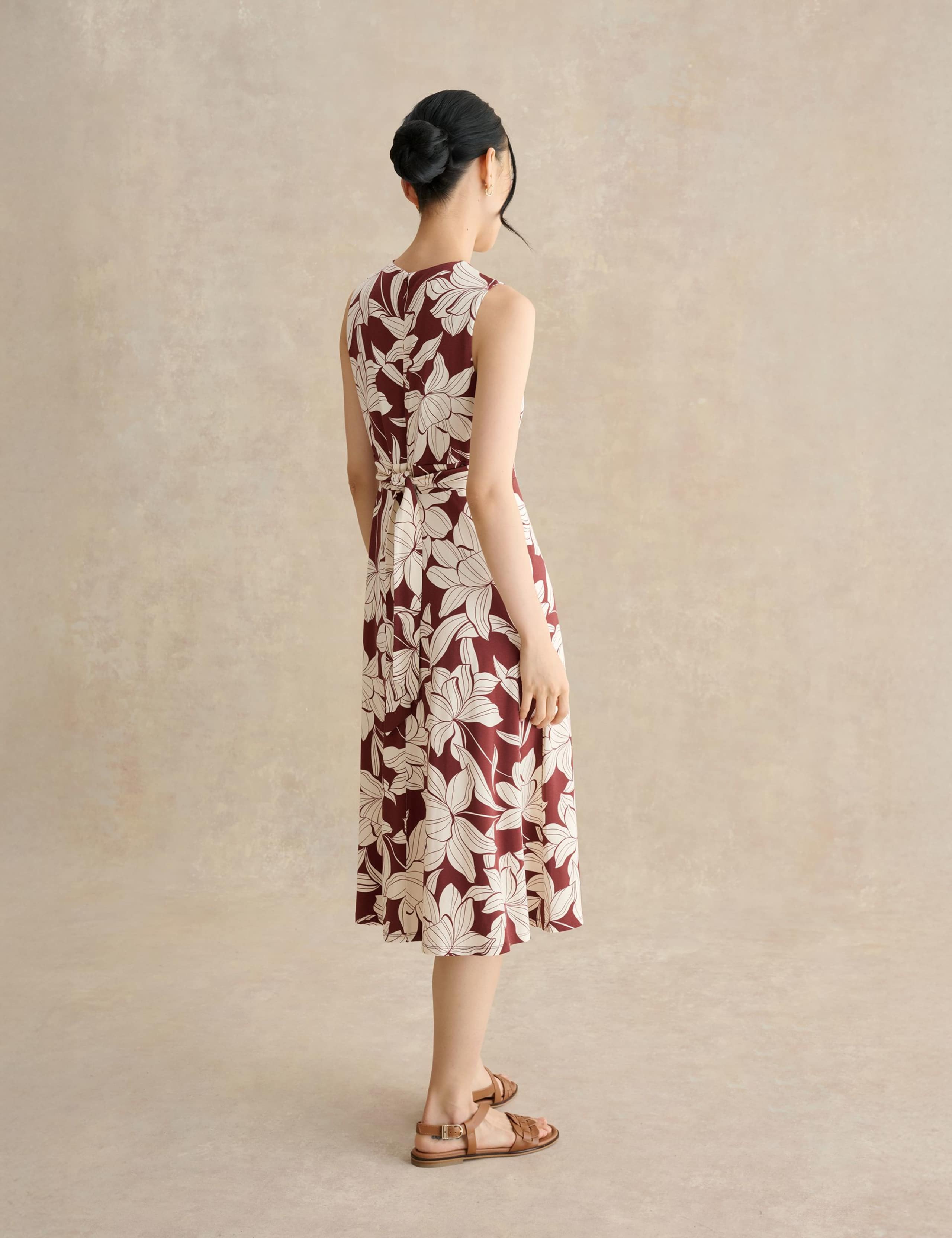 Jersey Floral Knee Length Waisted Dress 4 of 5
