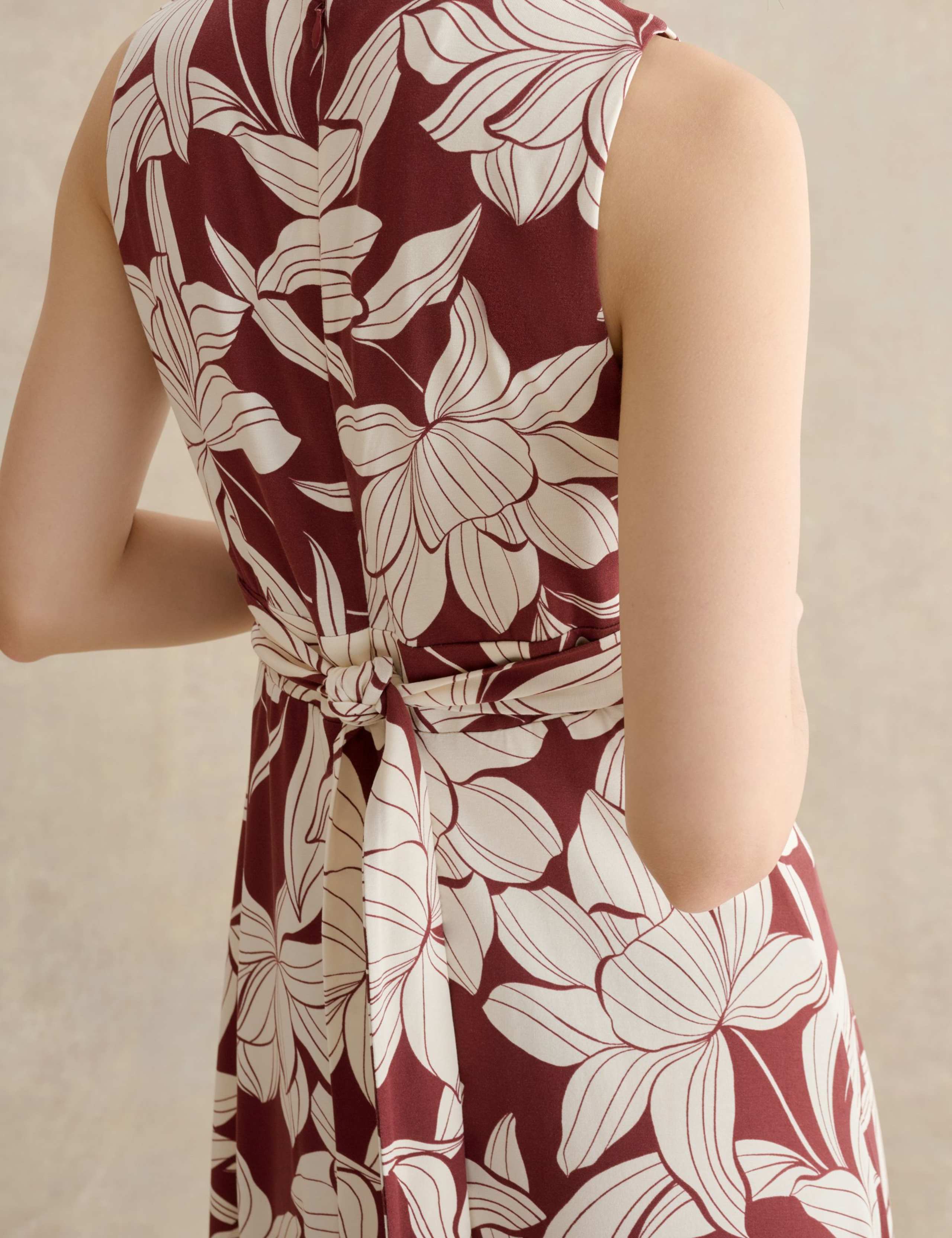 Jersey Floral Knee Length Waisted Dress 5 of 5