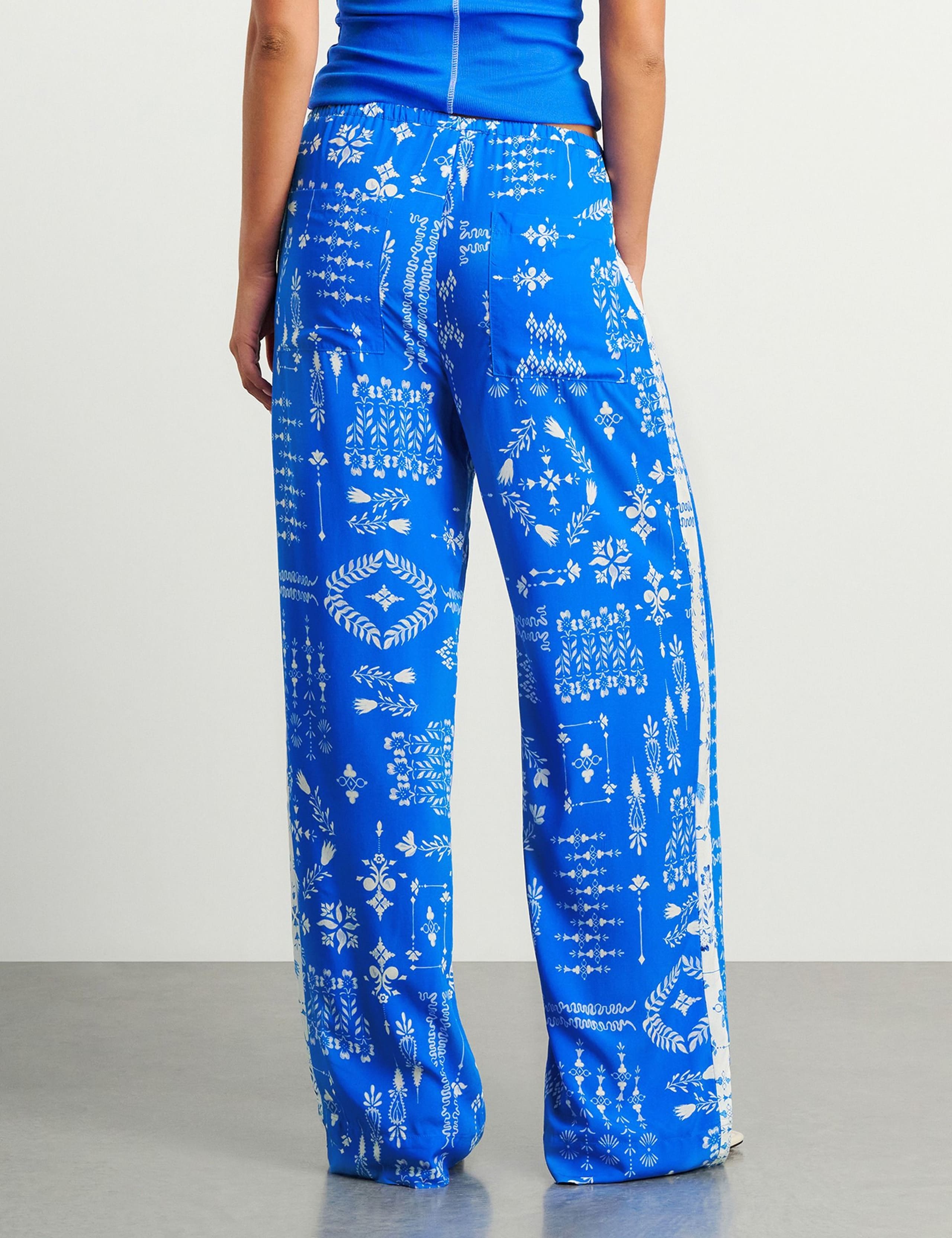 Printed Drawstring Trousers 5 of 6