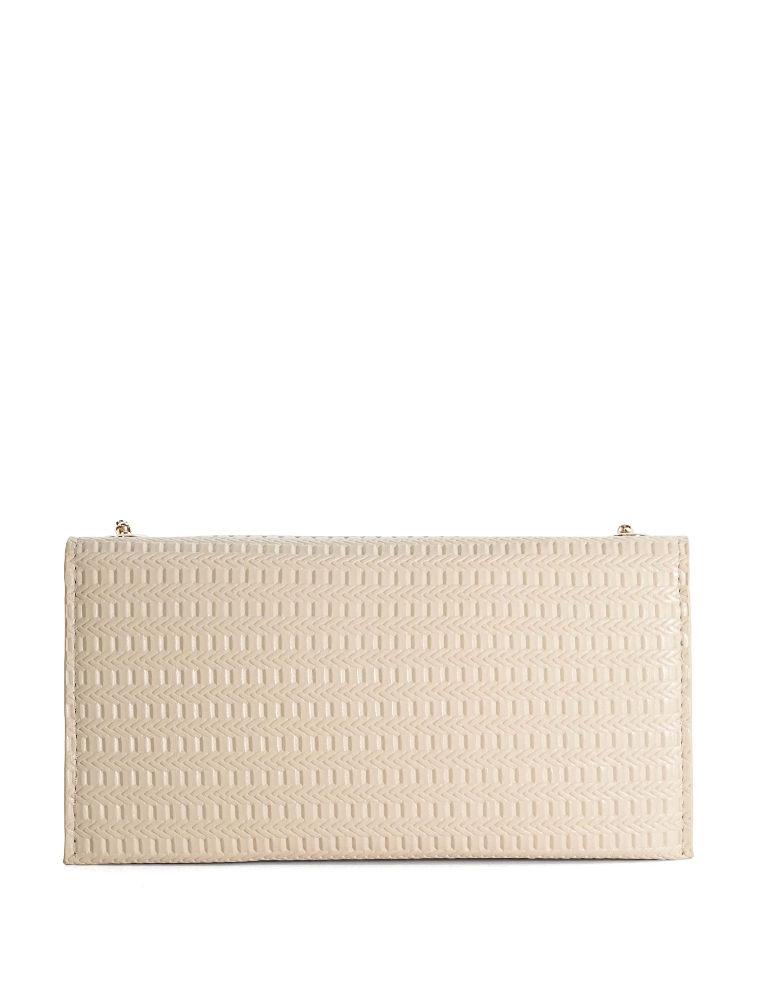 Chain Strap Cross Body Bag 4 of 6
