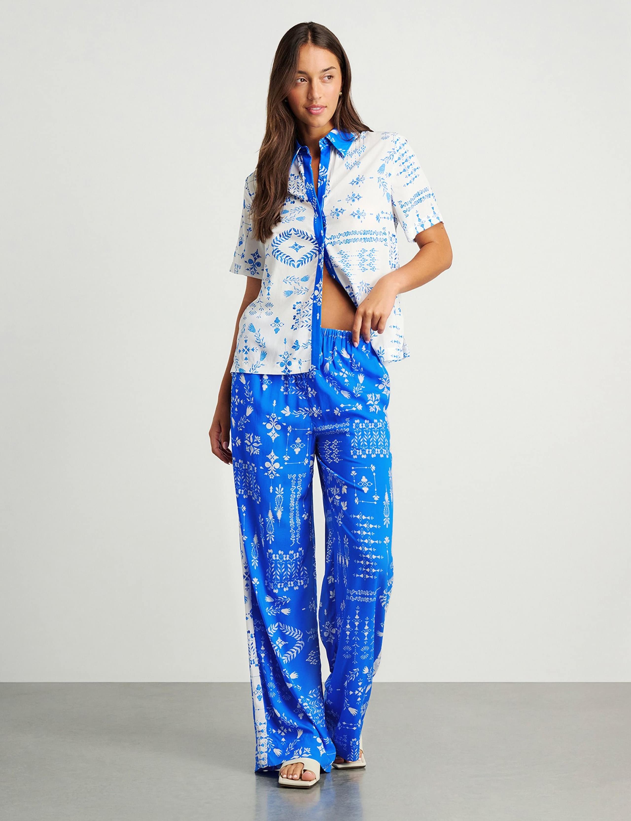 Printed Relaxed Shirt 2 of 5