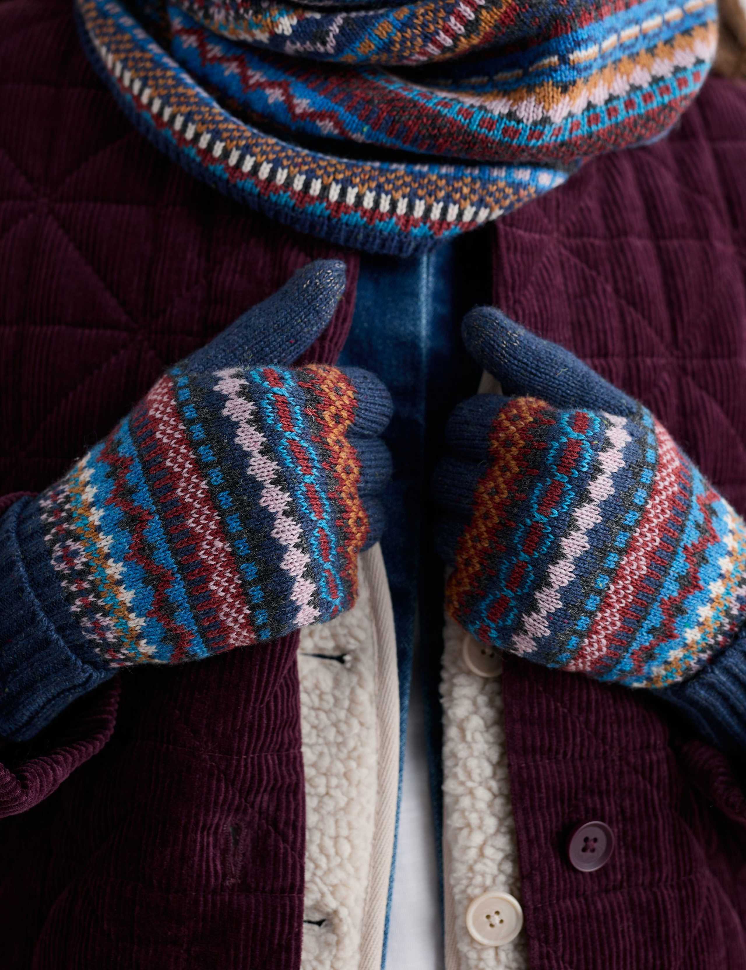 Jacquard Touchscreen Gloves with Wool 3 of 3