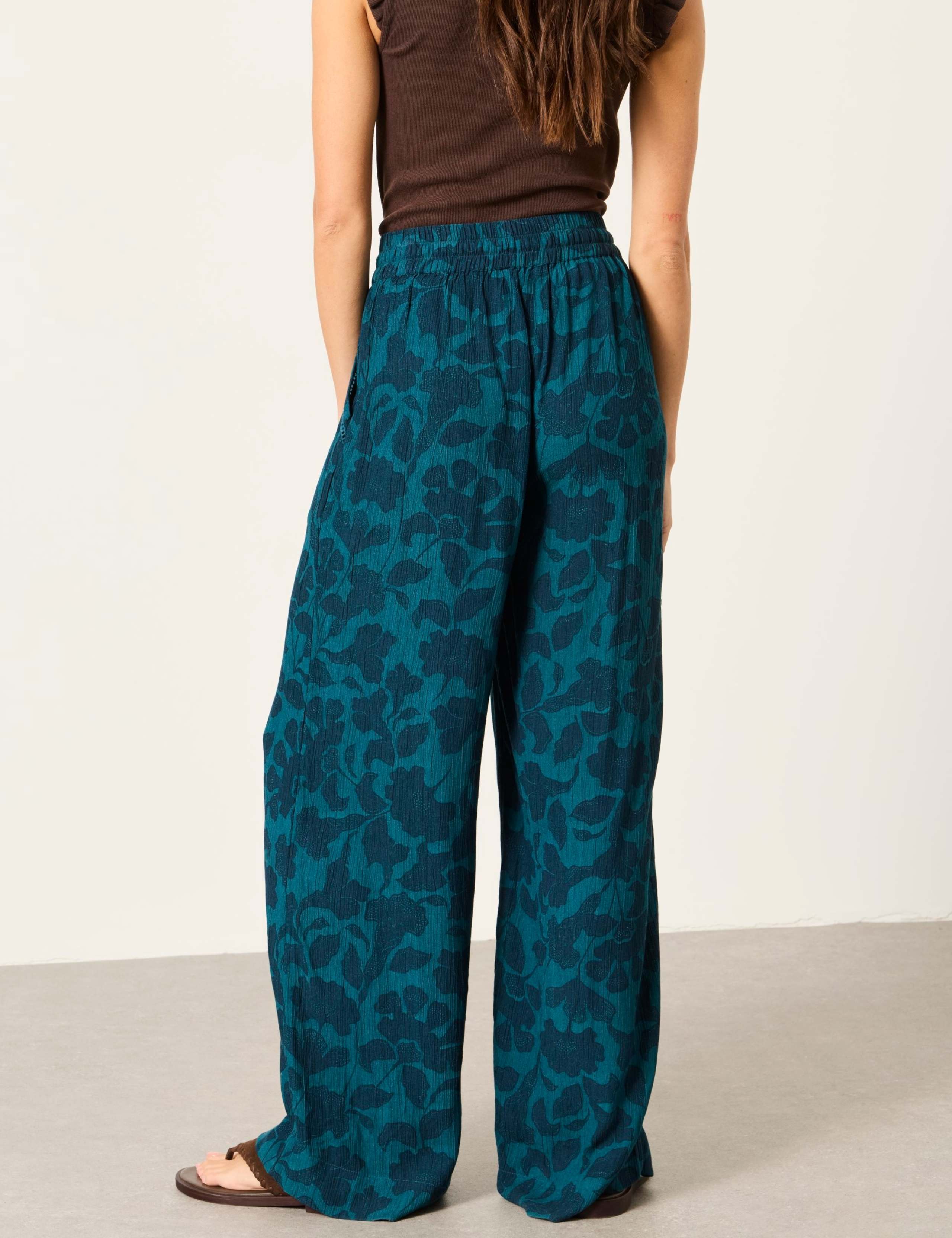 Floral Drawstring Pull On Trousers 3 of 6