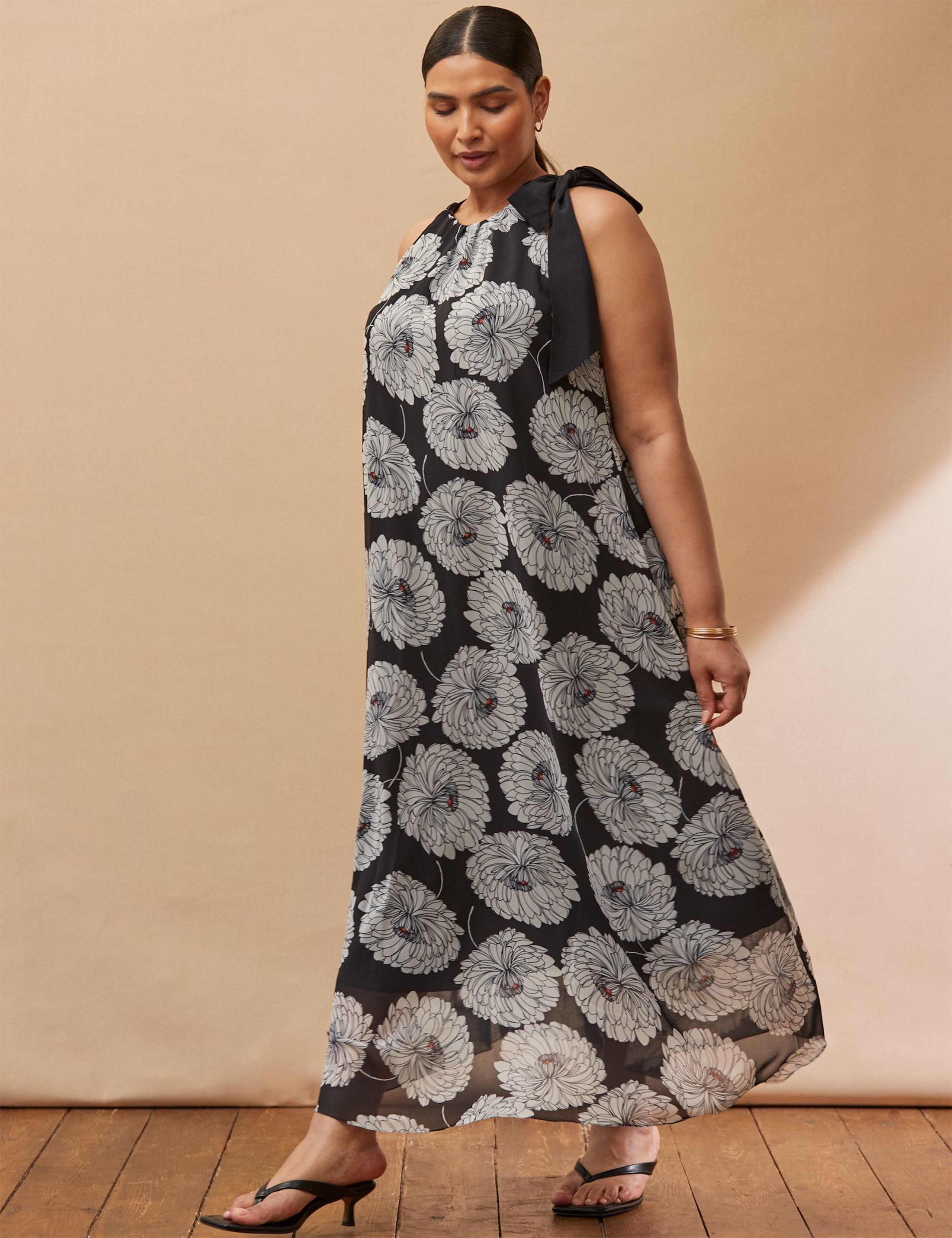 Floral Print Halter Neck Maxi Dress 5 of 5
