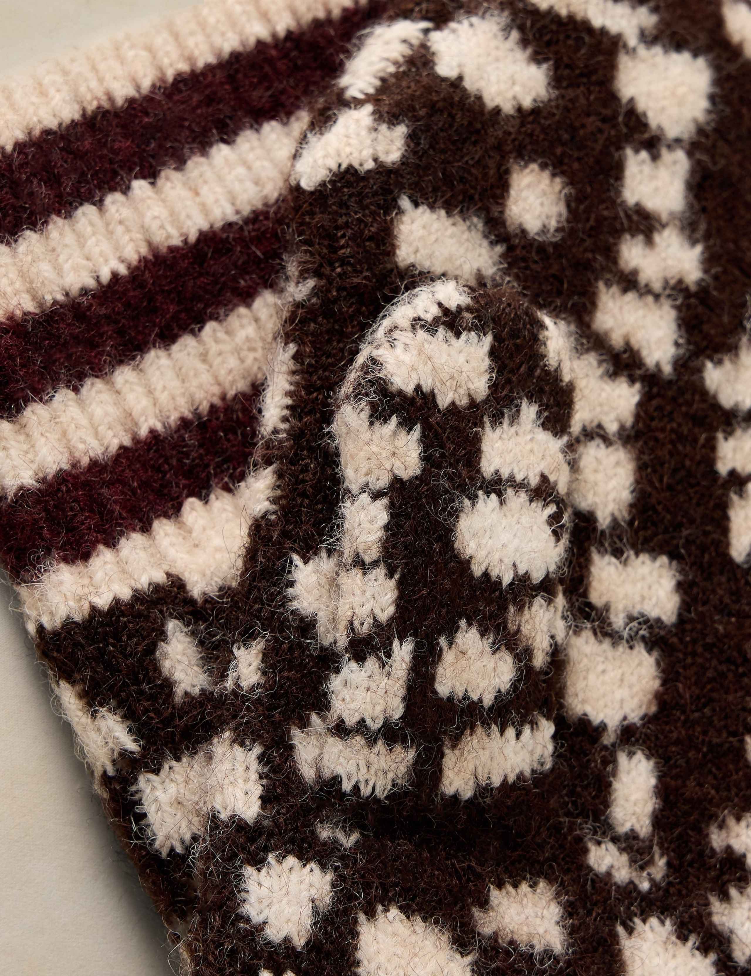 Jacquard Animal Print Knitted Mittens 3 of 3