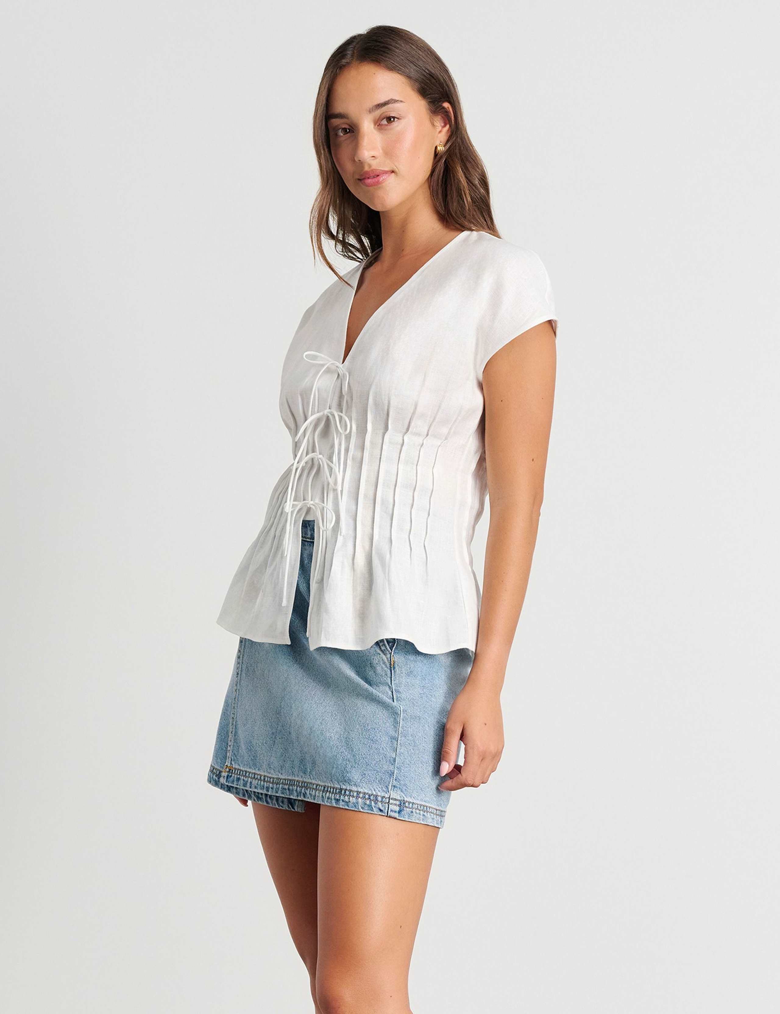Pure Linen V-Neck Pintuck Blouse 3 of 5