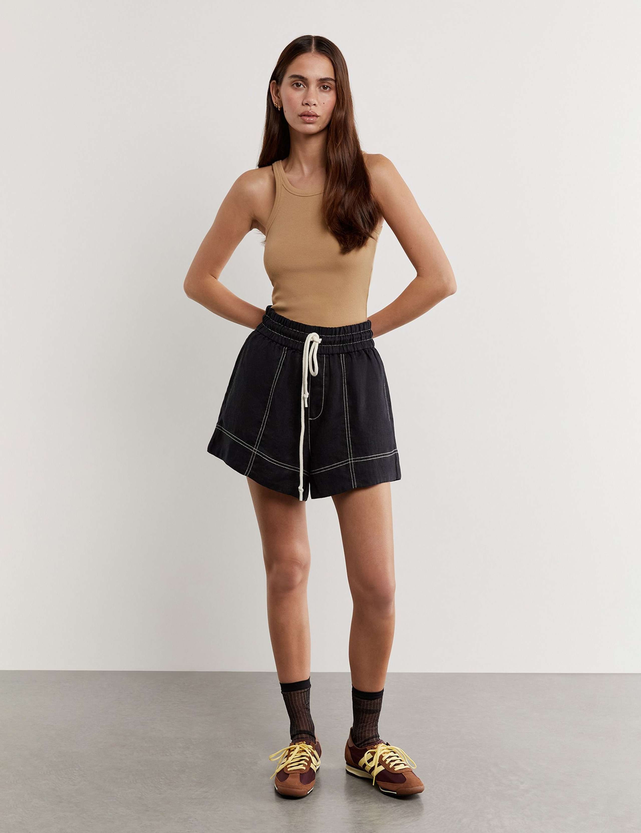 Pure Linen High Waisted Shorts 2 of 7