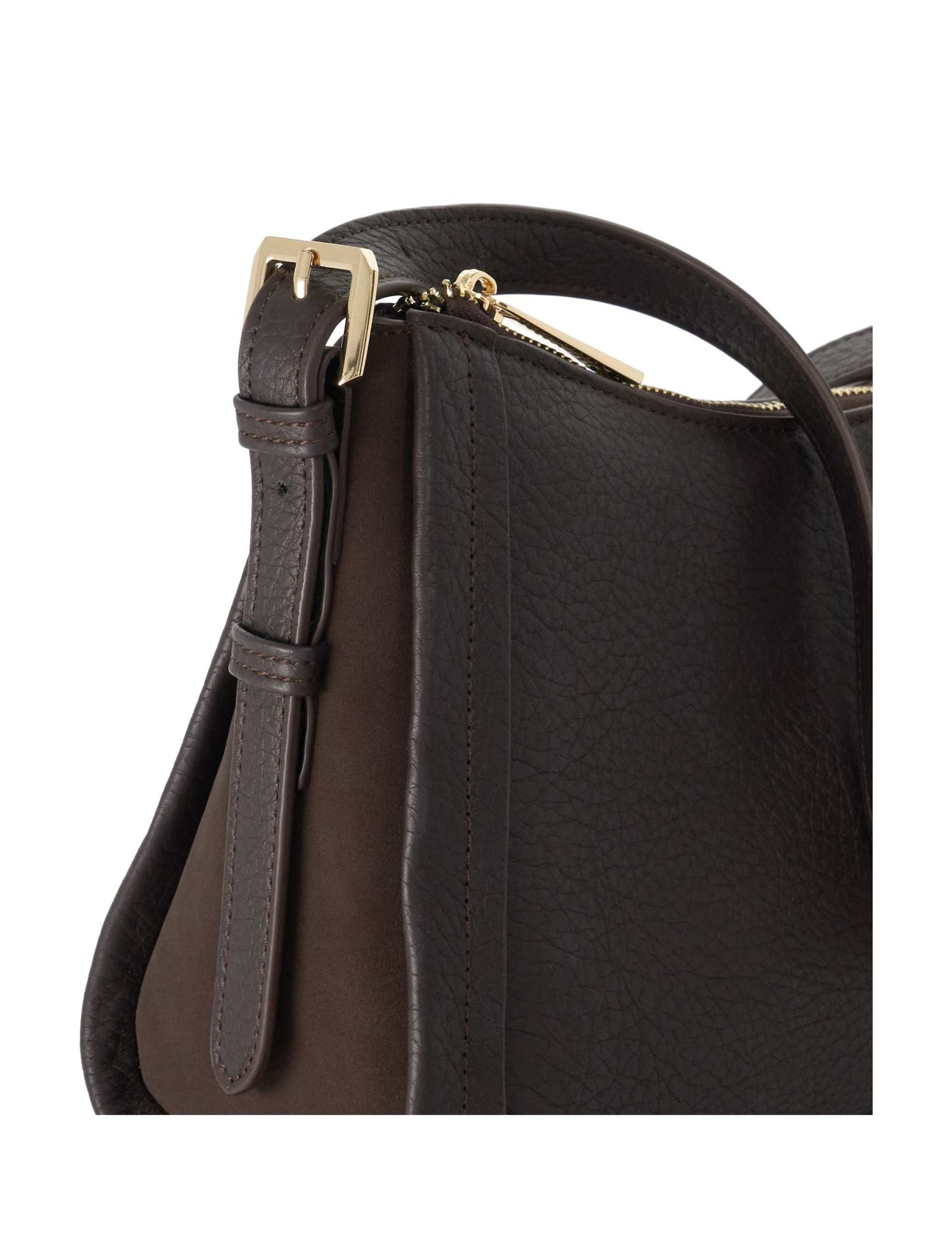 Curved Shoulder Bag 5 of 5