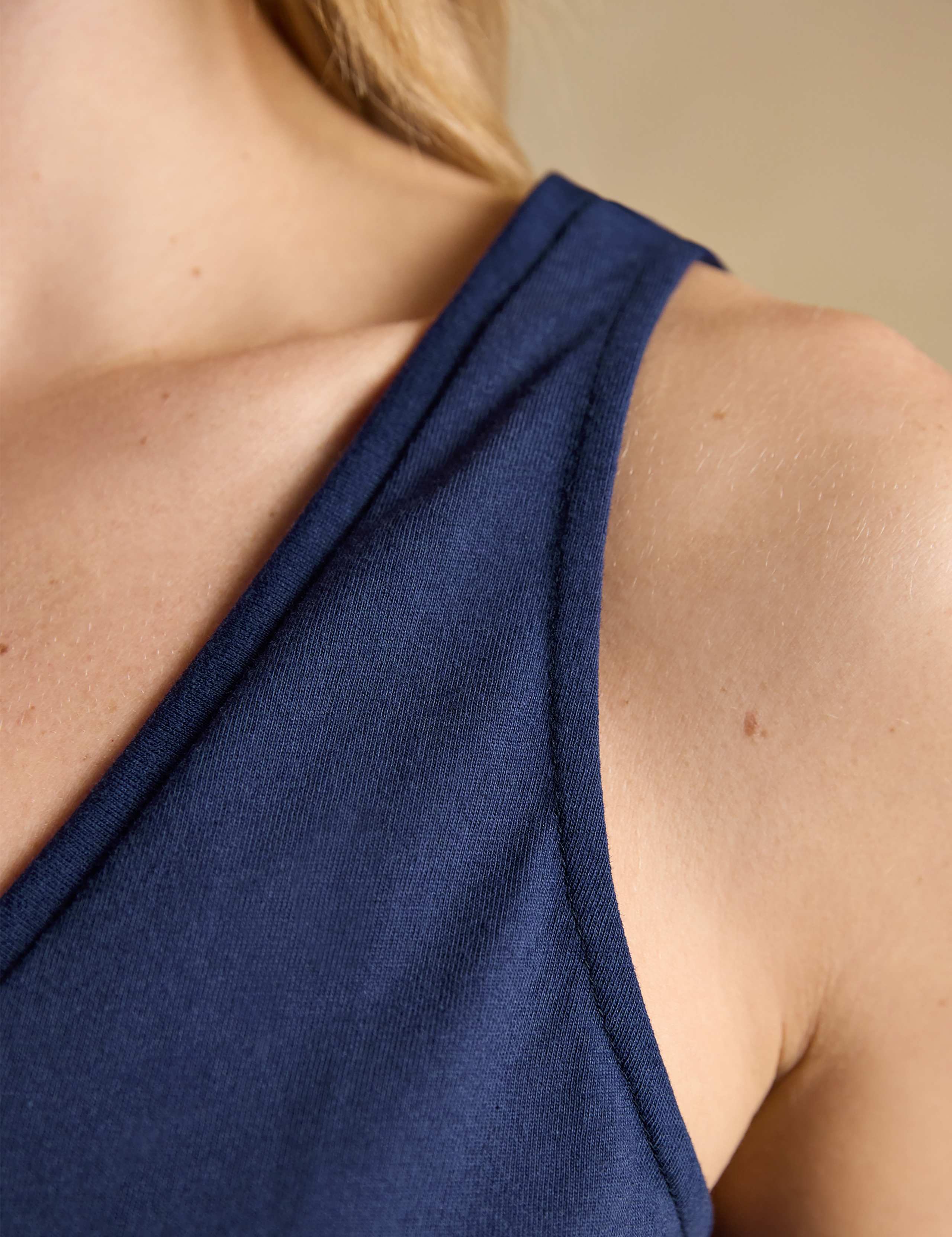Jersey V-Neck Relaxed Vest Top 3 of 7