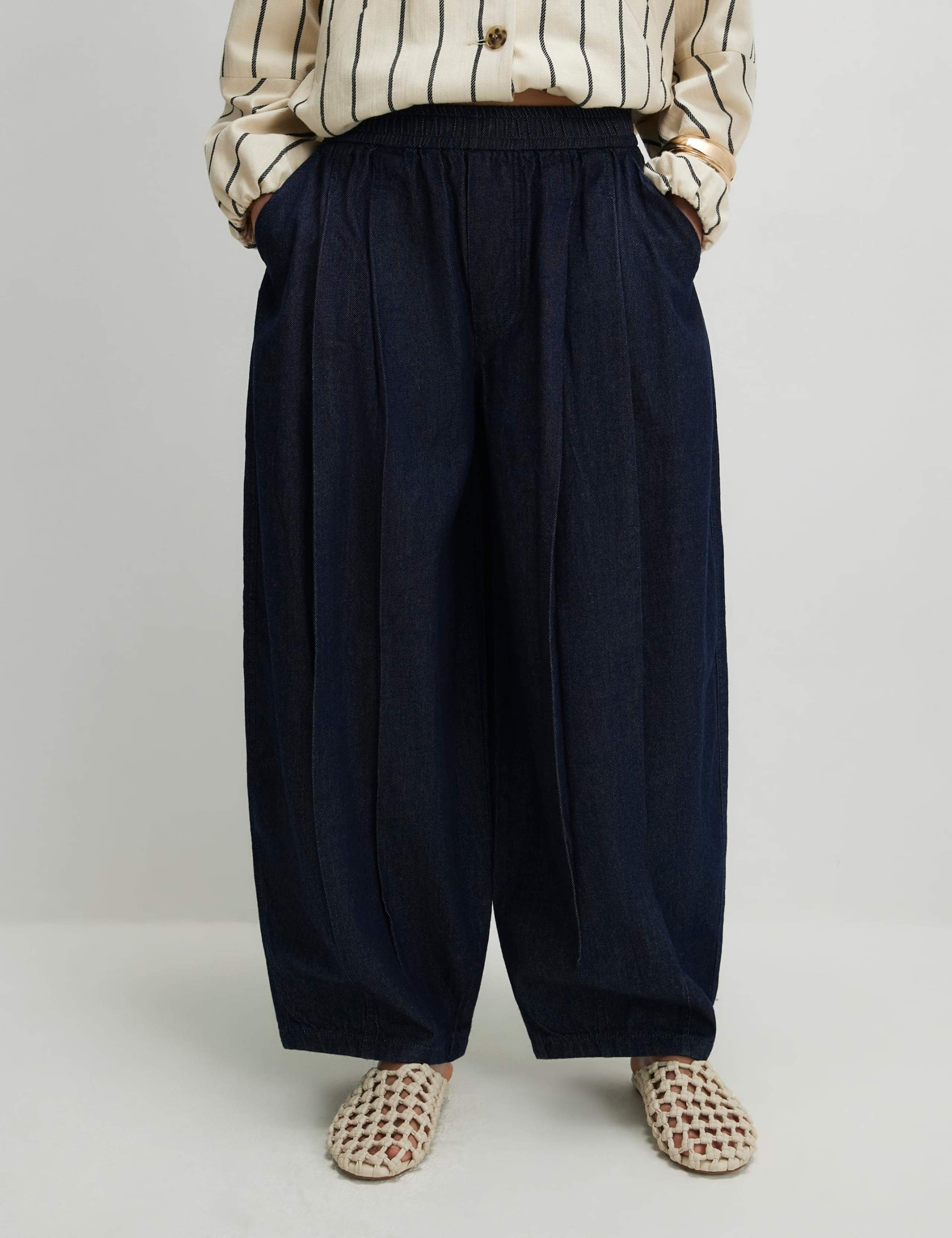 Pleated Barrel Jeans 2 of 4