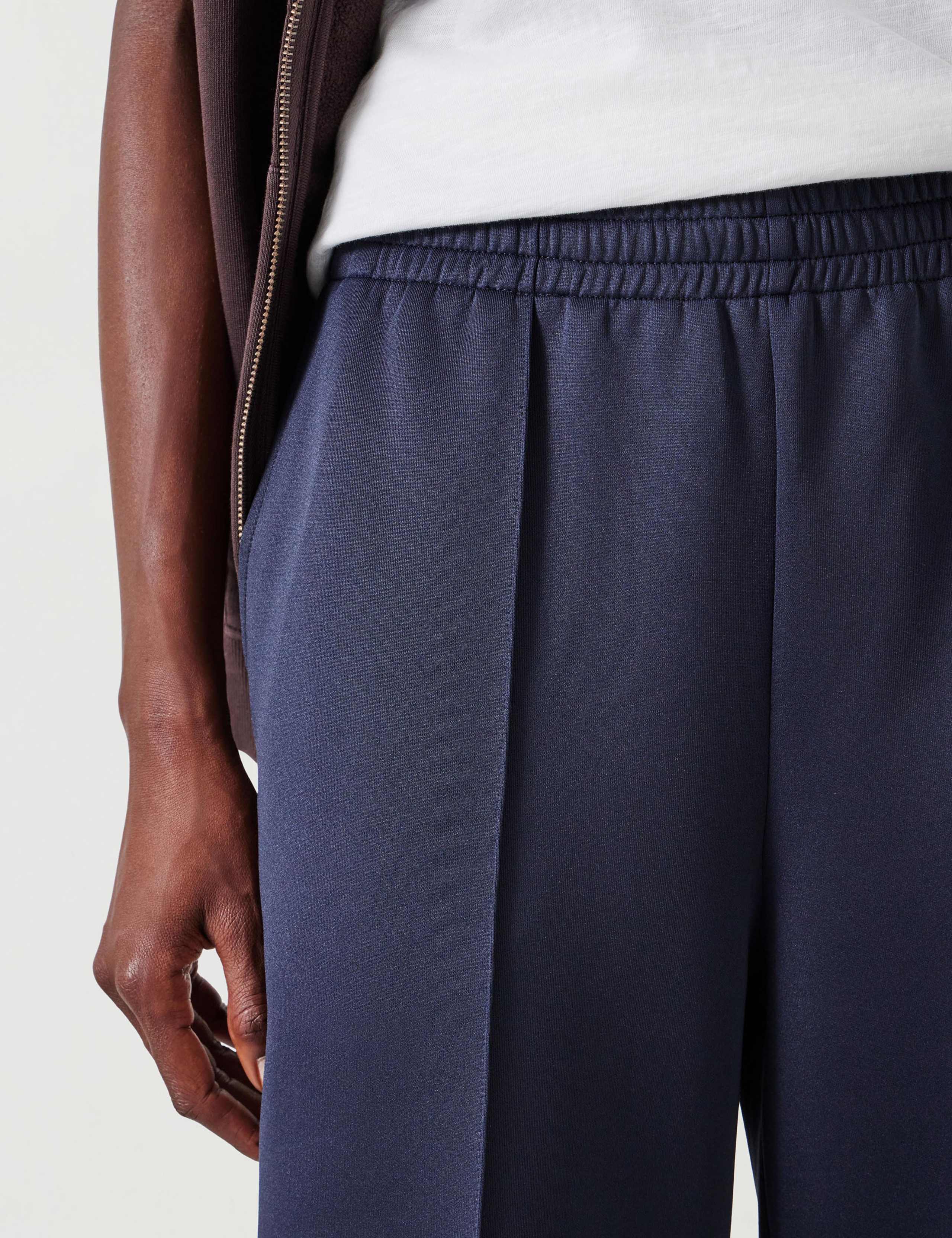 Harrison Elasticated Waist Wide Leg Joggers 3 of 5