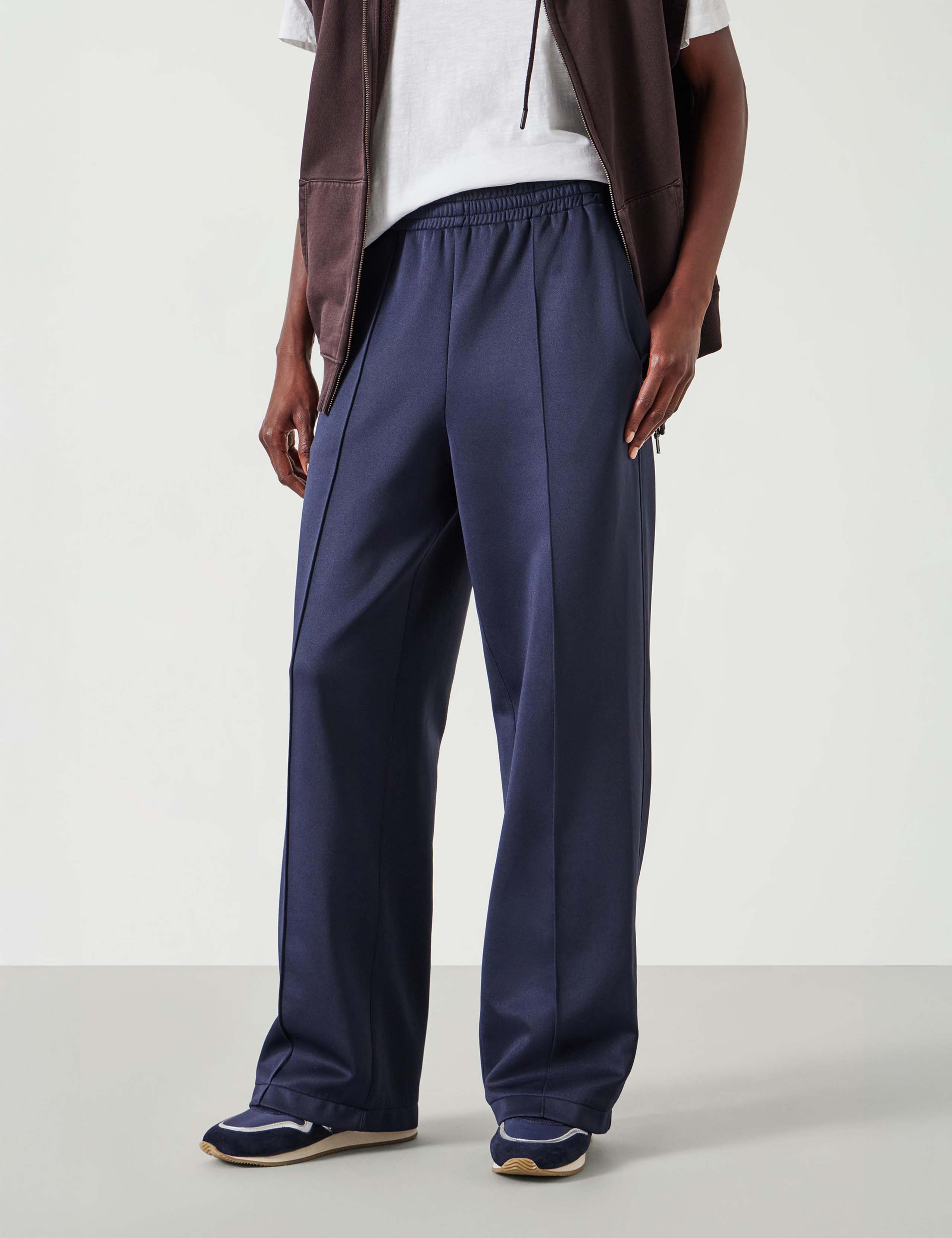 Harrison Elasticated Waist Wide Leg Joggers 5 of 5