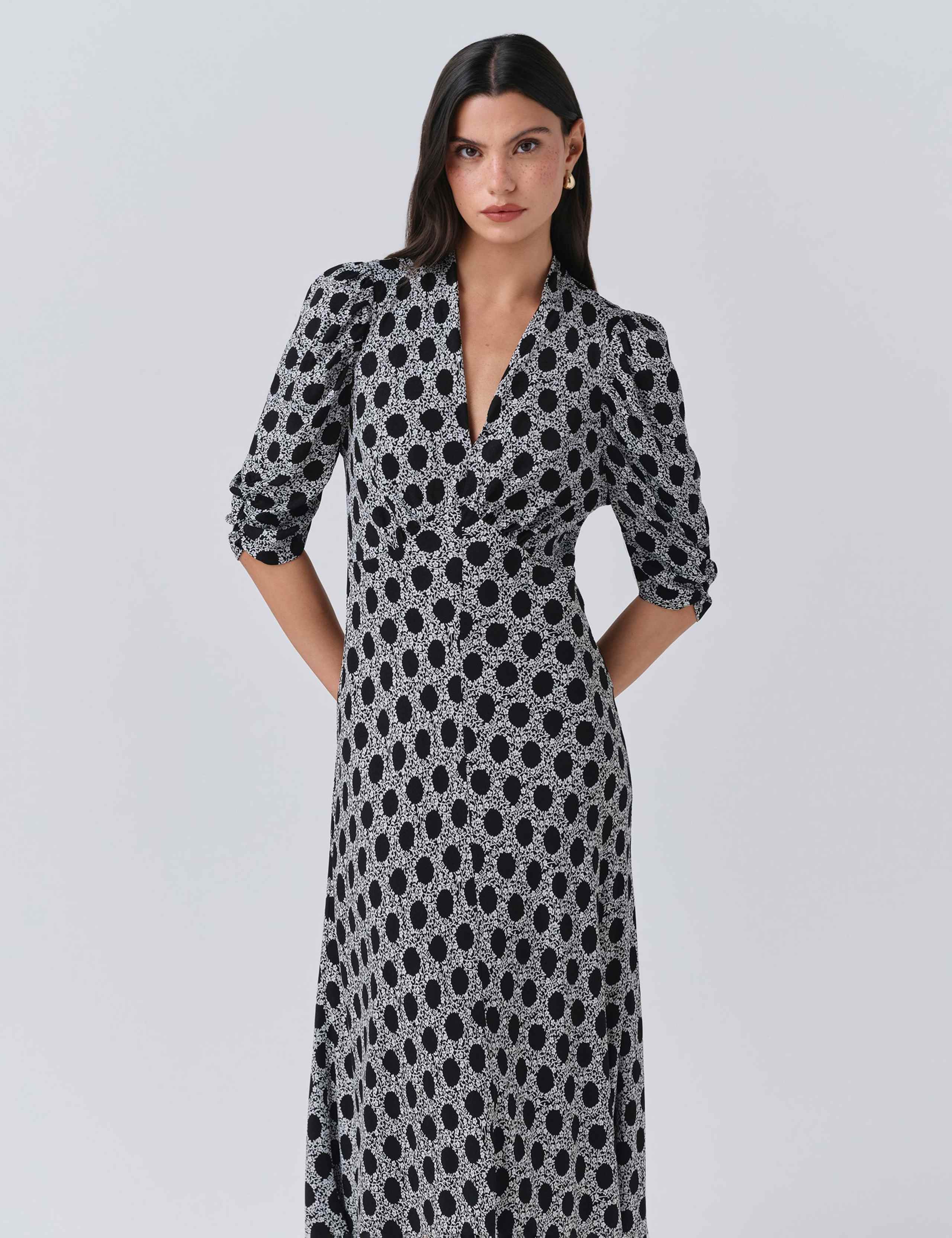 Crepe Floral V-Neck Midi Tea Dress 4 of 5
