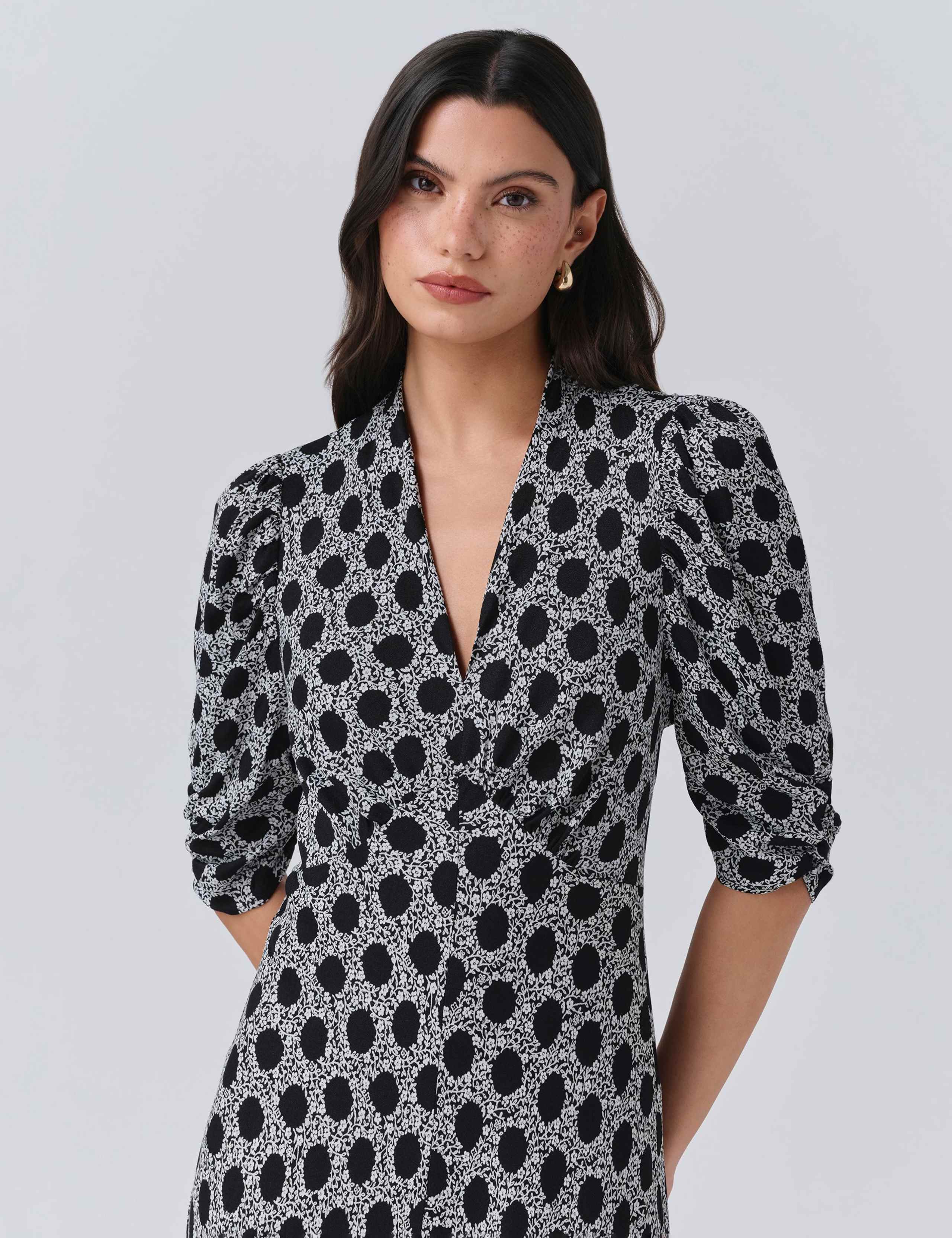 Crepe Floral V-Neck Midi Tea Dress 5 of 5