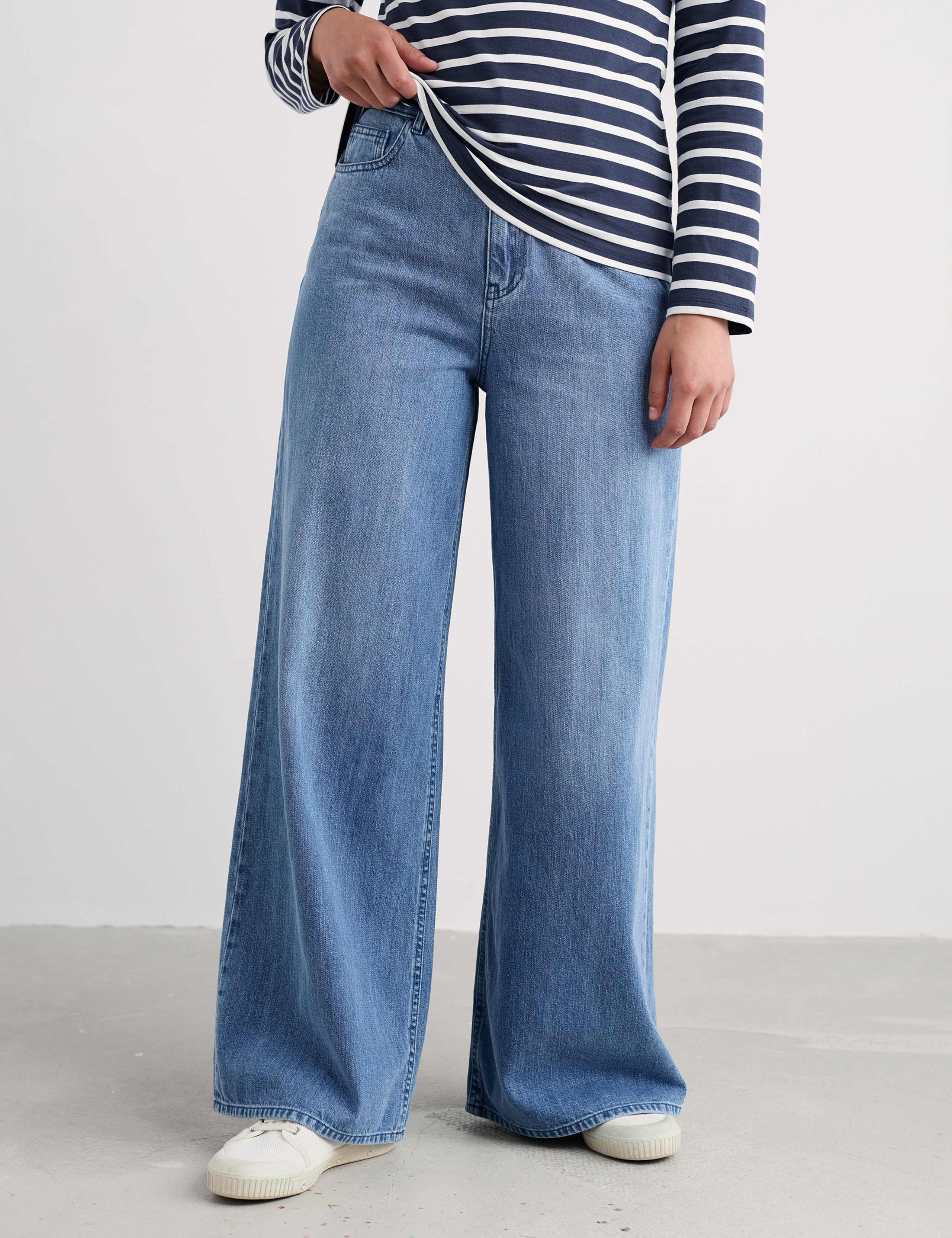 Mid Rise Wide Leg Jeans 3 of 5