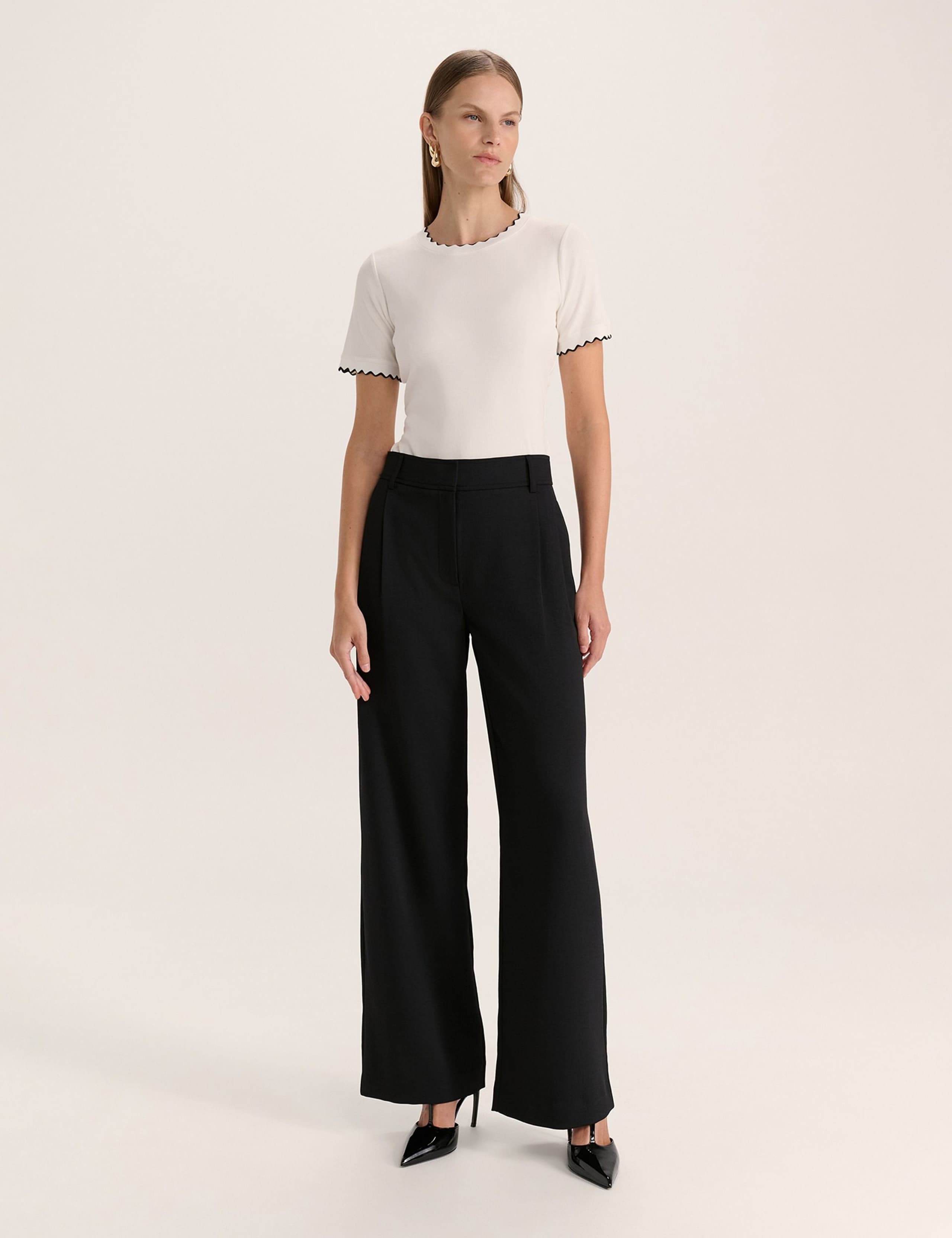 Cotton Blend Ribbed Scallop Trim T-Shirt 2 of 5