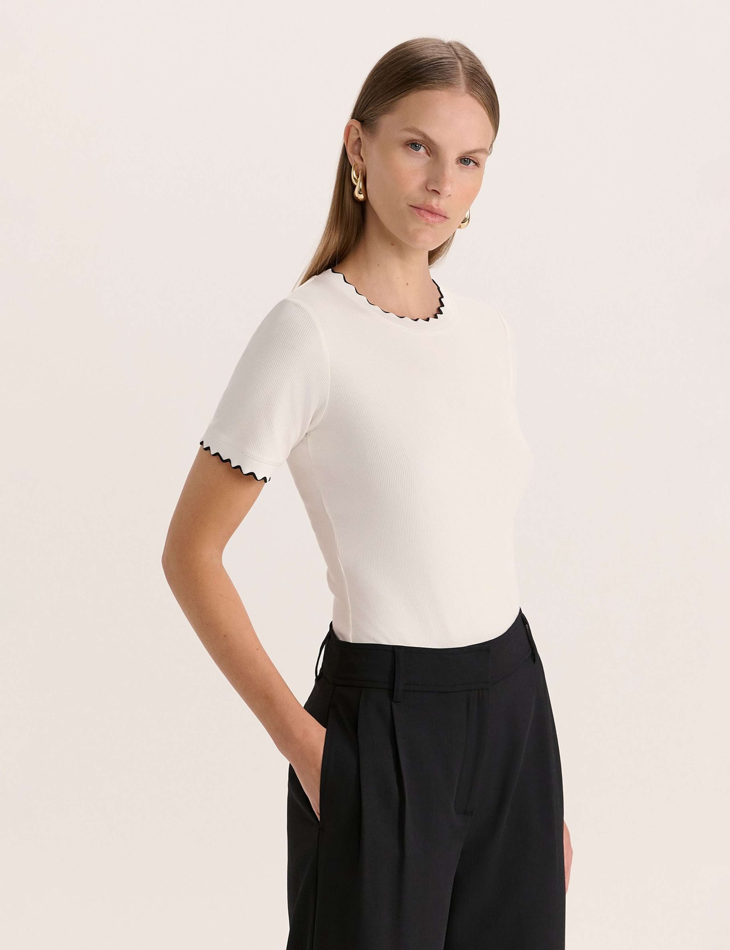 Cotton Blend Ribbed Scallop Trim T-Shirt 3 of 5