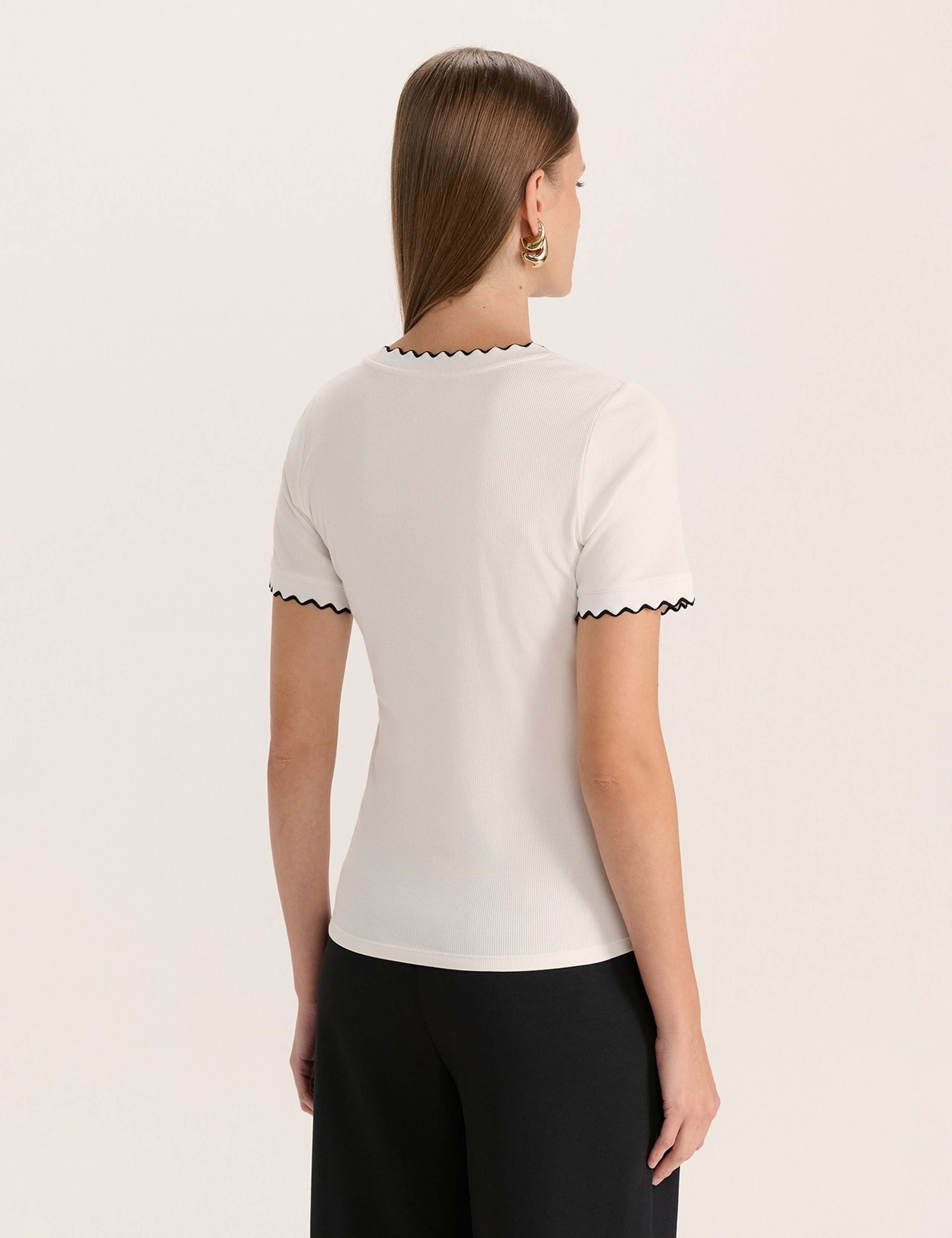 Cotton Blend Ribbed Scallop Trim T-Shirt 4 of 5