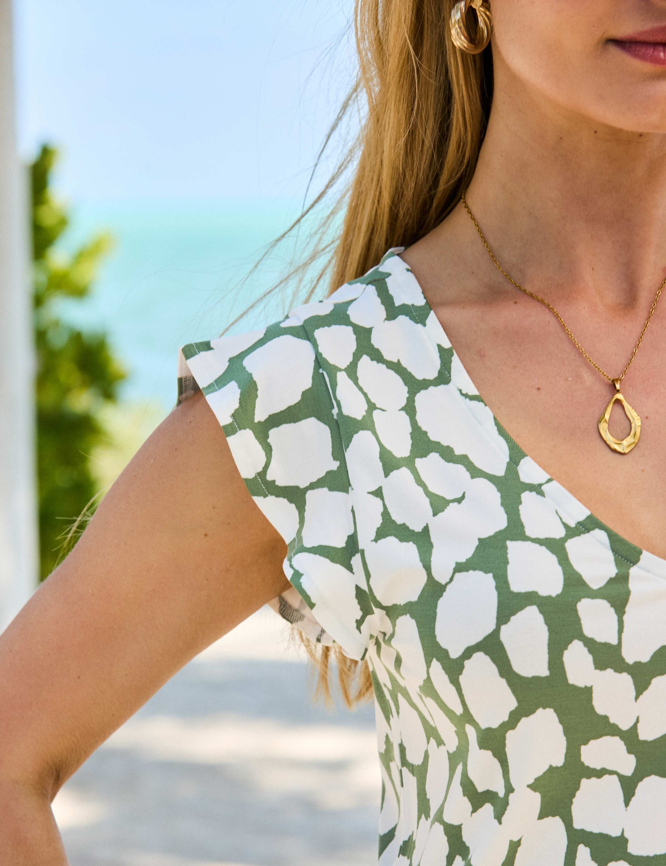 Jersey Printed Scoop Neck Ruffle Shift Dress 5 of 6