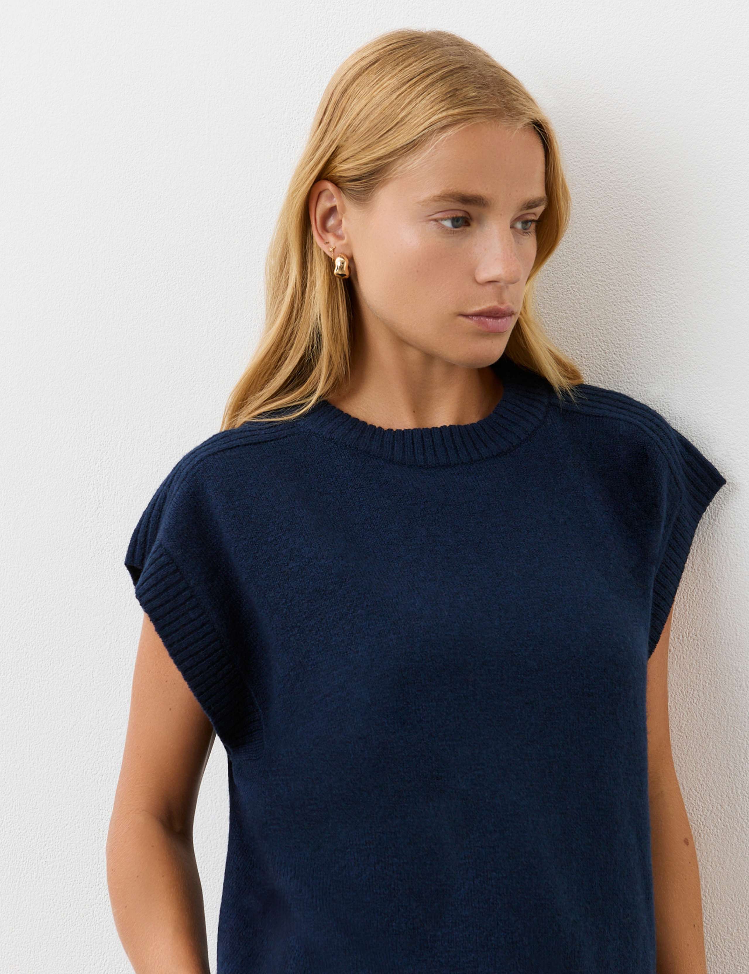 Crew Neck Split Hem Knitted Vest with Wool 3 of 4