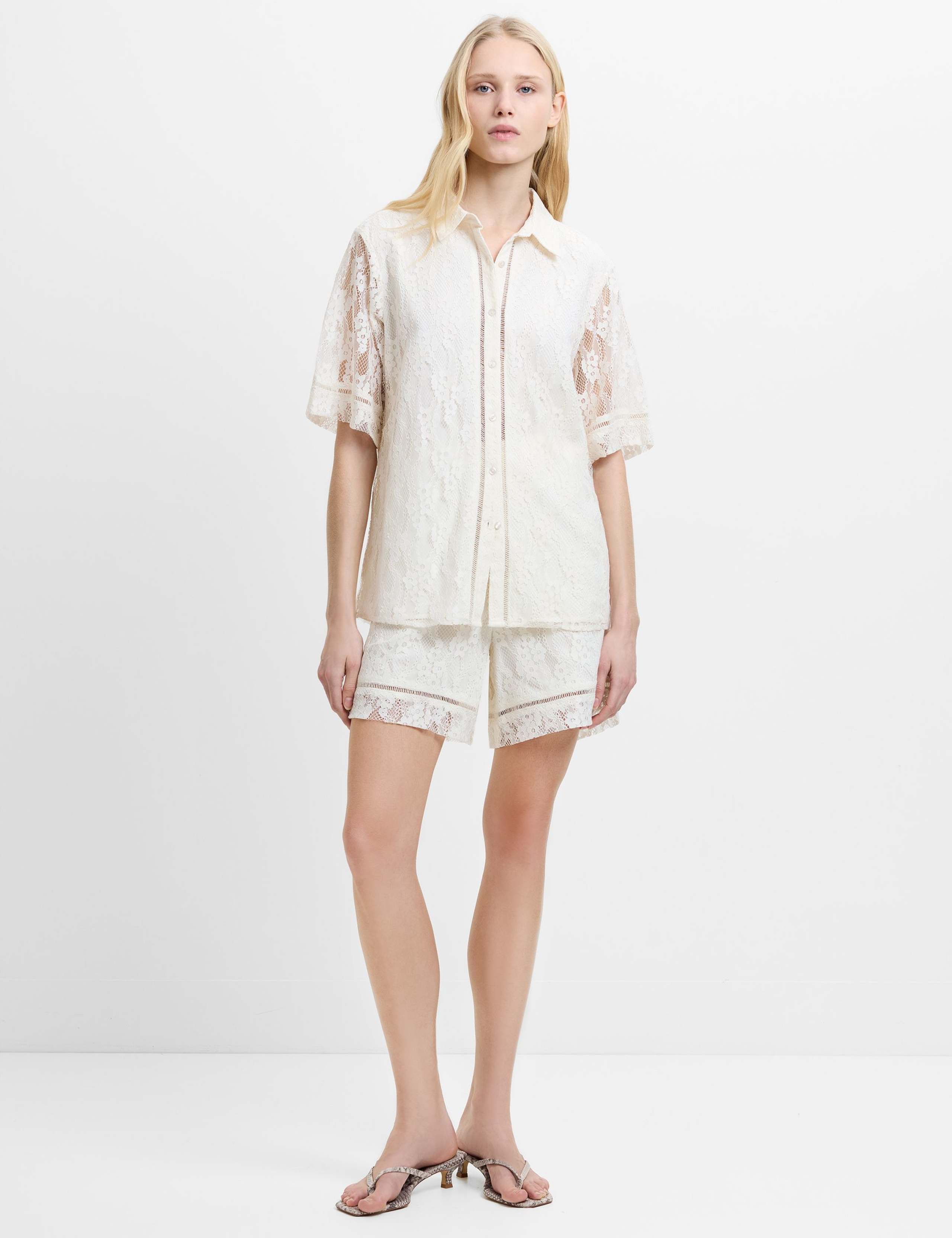 Floral Lace Collared Button Through Shirt 3 of 5
