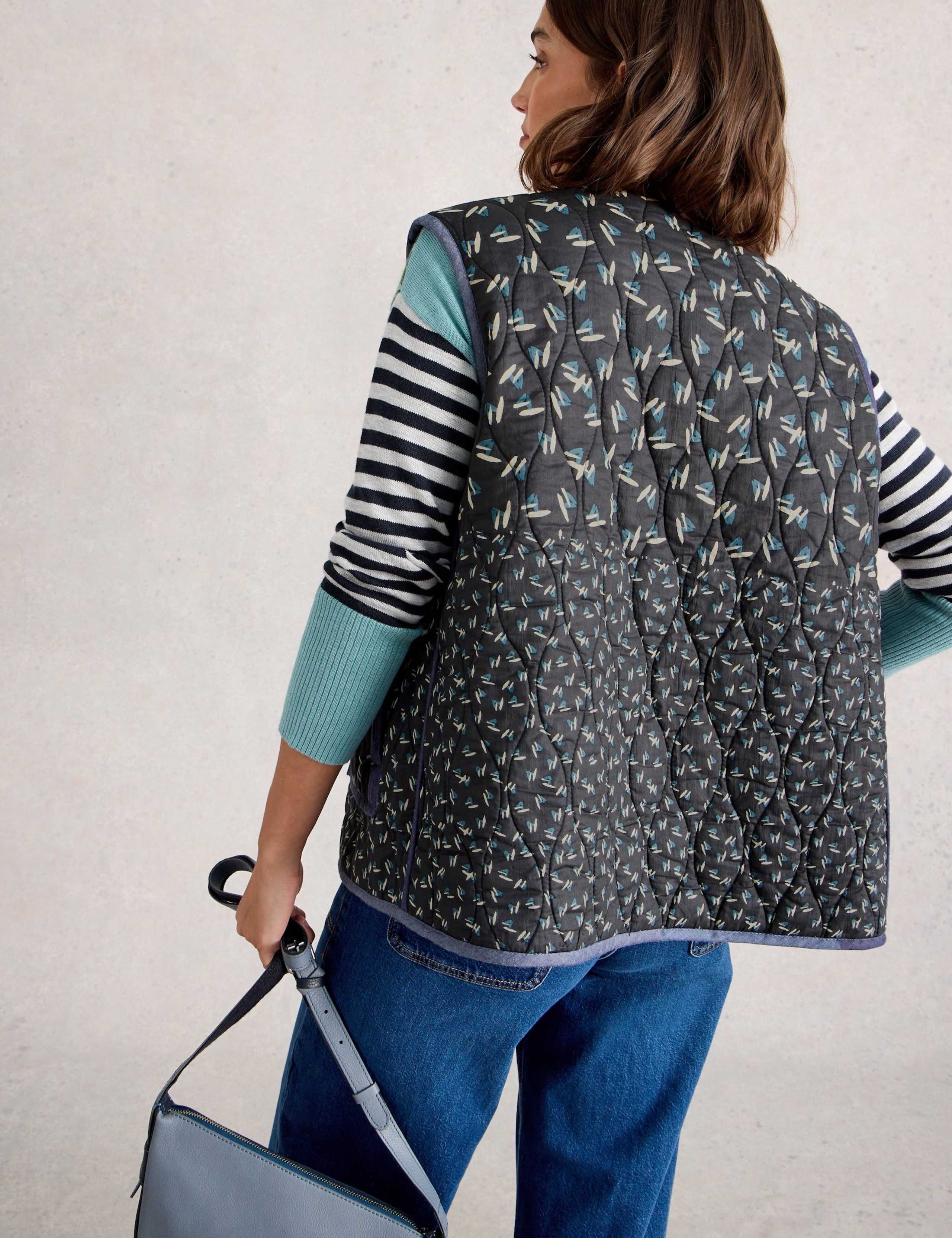 Reversible Printed Gilet 4 of 7