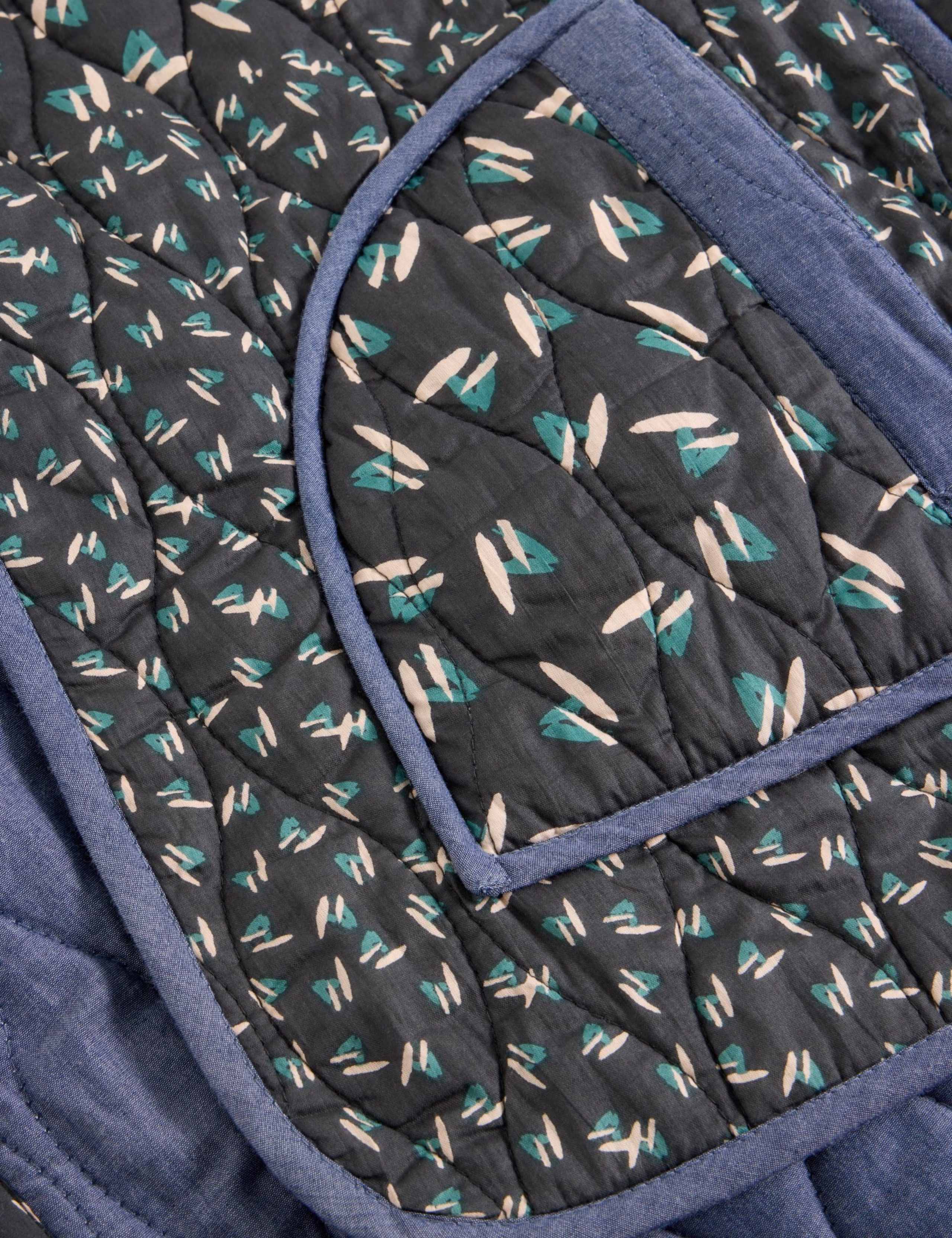 Reversible Printed Gilet 6 of 7