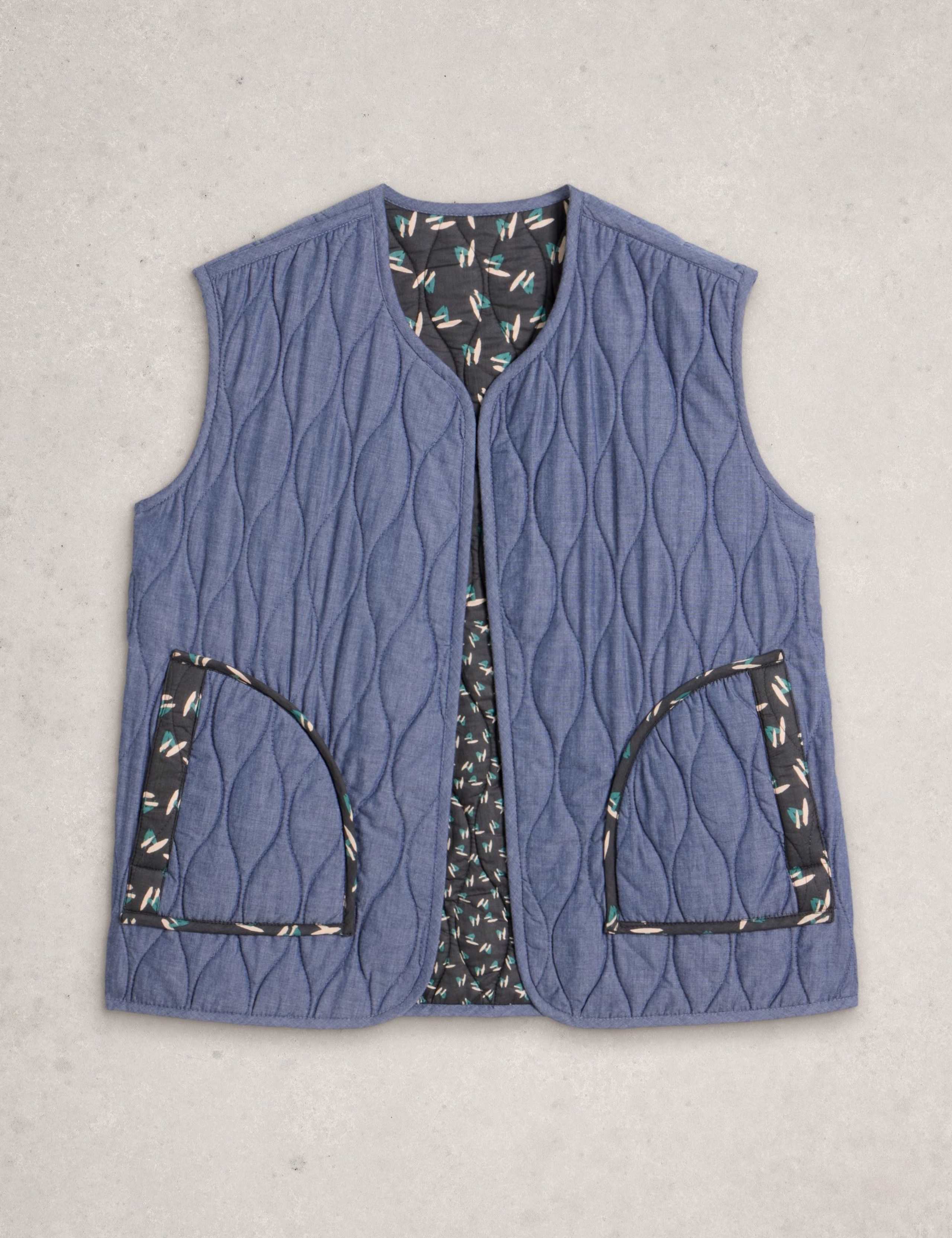 Reversible Printed Gilet 7 of 7