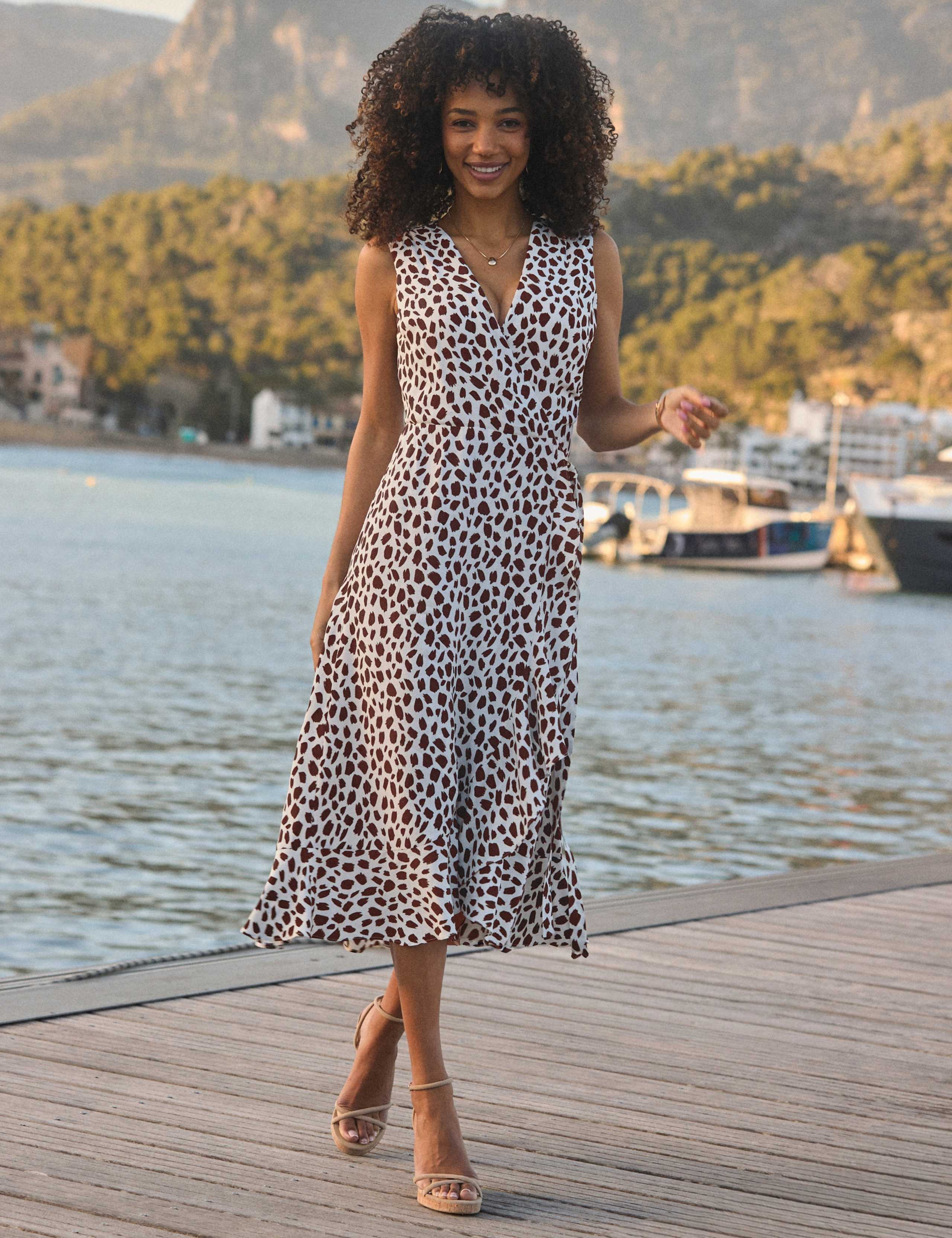 Printed V-Neck Belted Midi Skater Dress 3 of 6