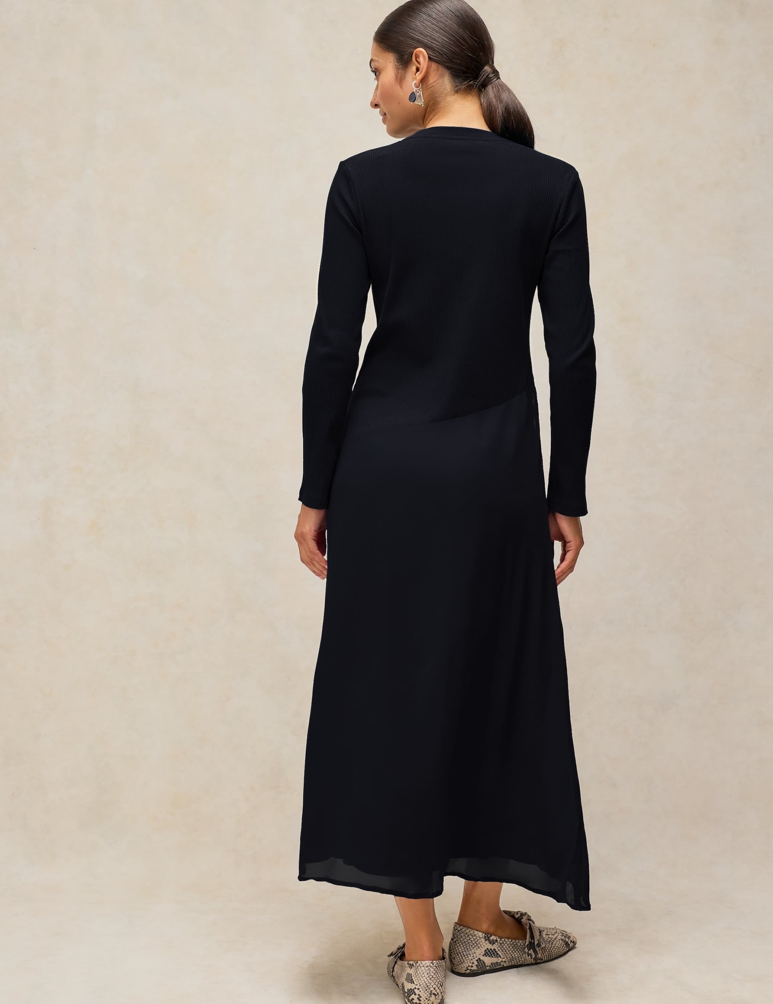 Cece Jersey Midi Dress 3 of 6