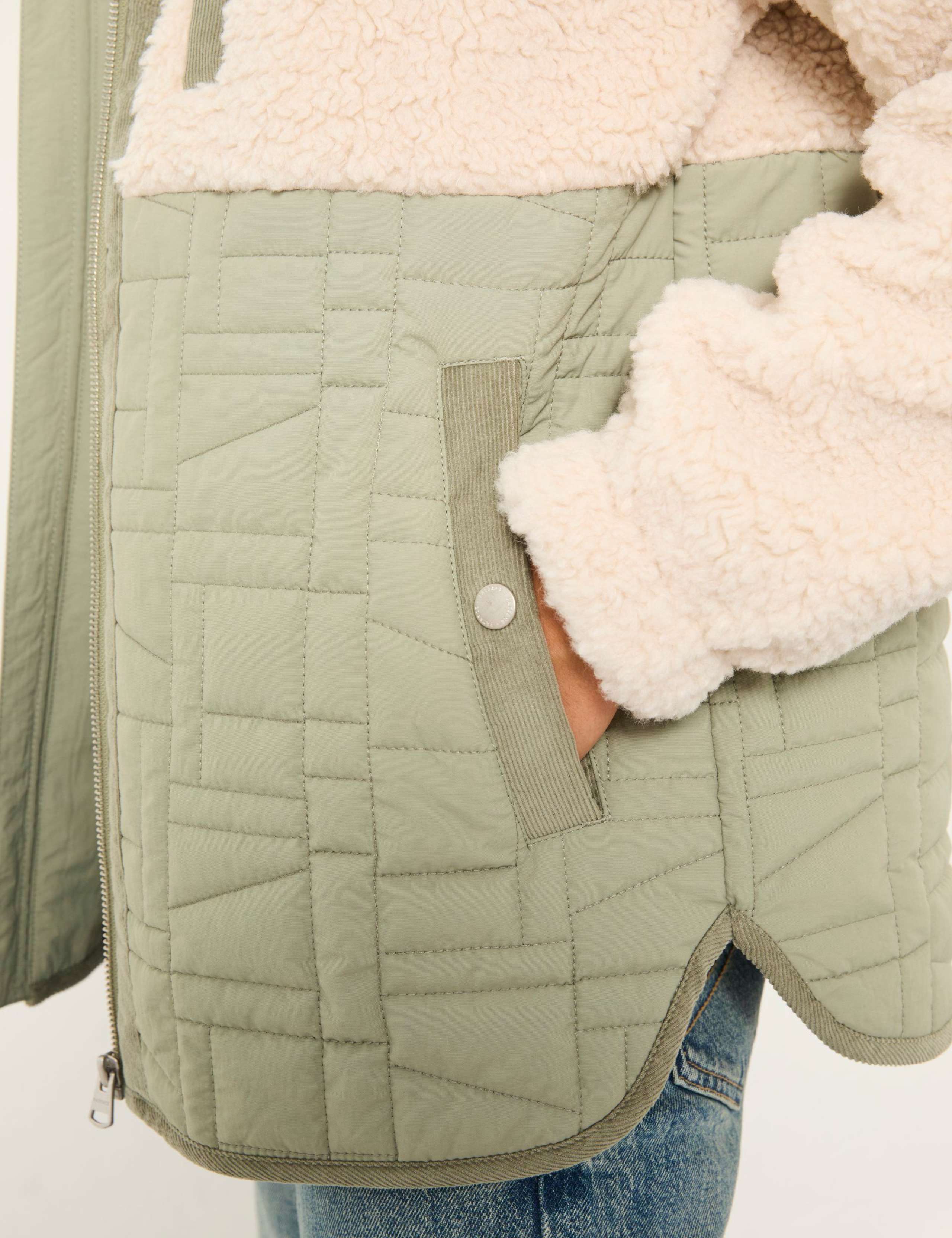 Hooded Fleece Jacket 3 of 6