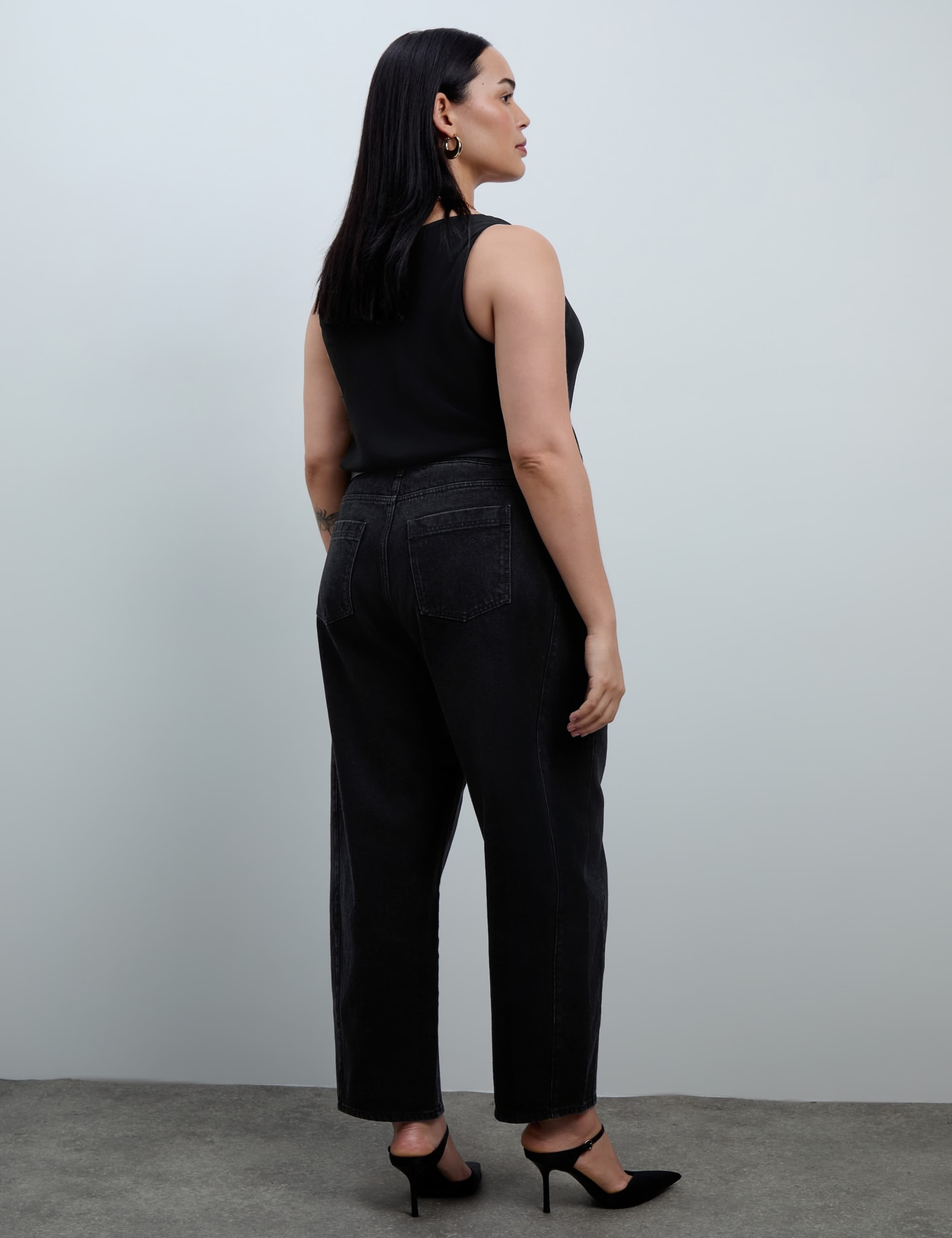 Curve Cotton Rich Barrel Leg Jeans 2 of 5