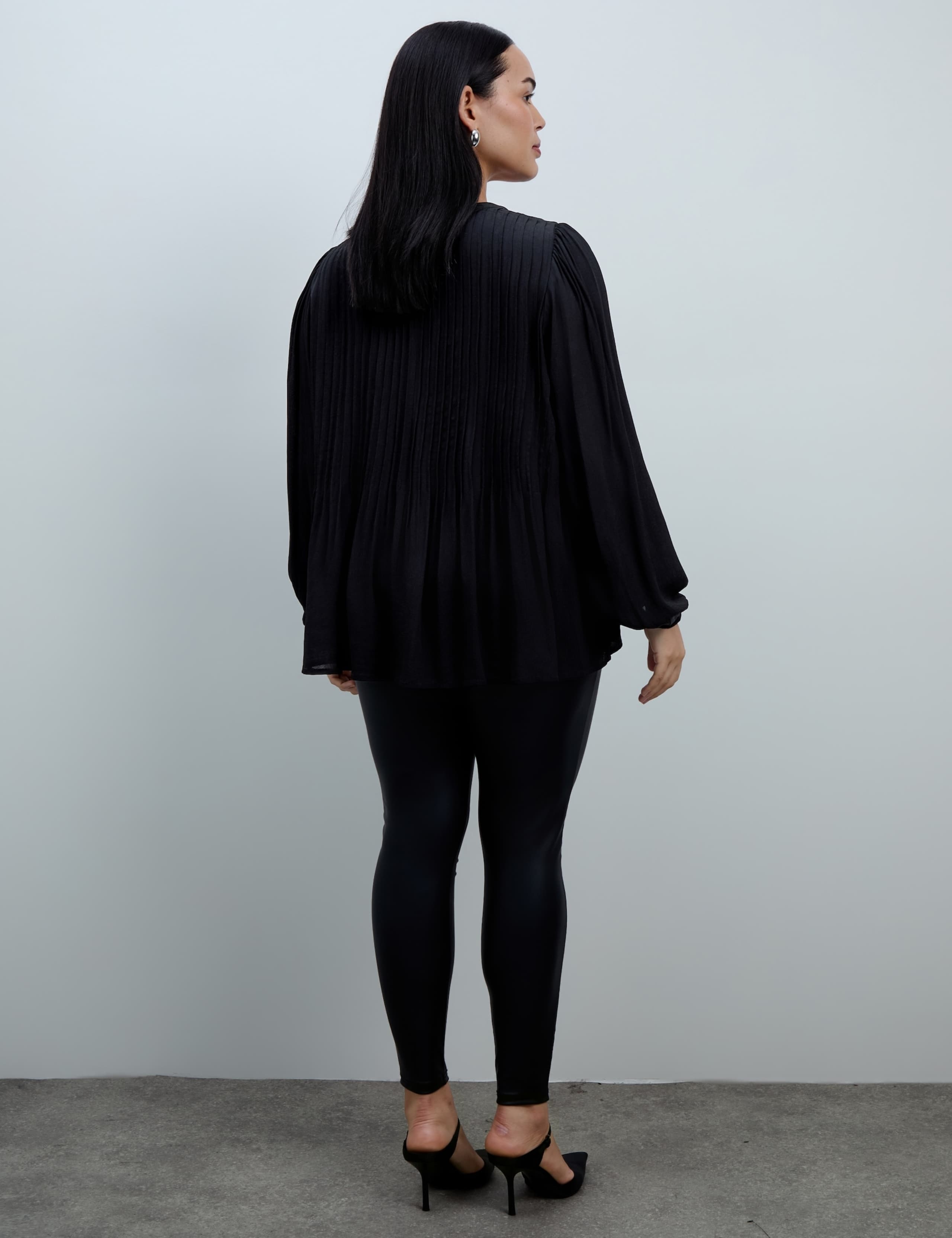 V Neck Pintuck Button Through Blouson Sleeve Top 3 of 5