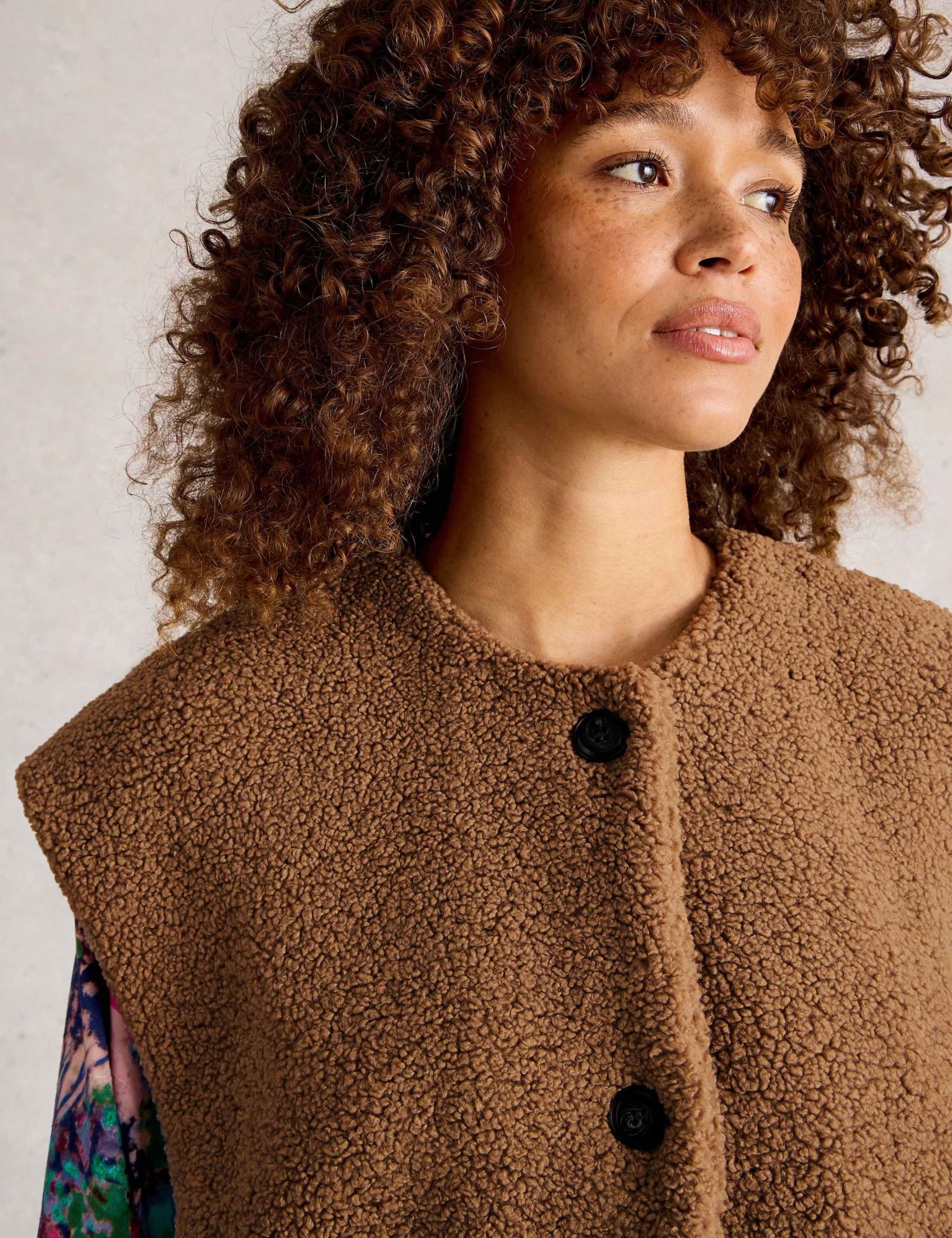 Borg Collarless Gilet 3 of 6