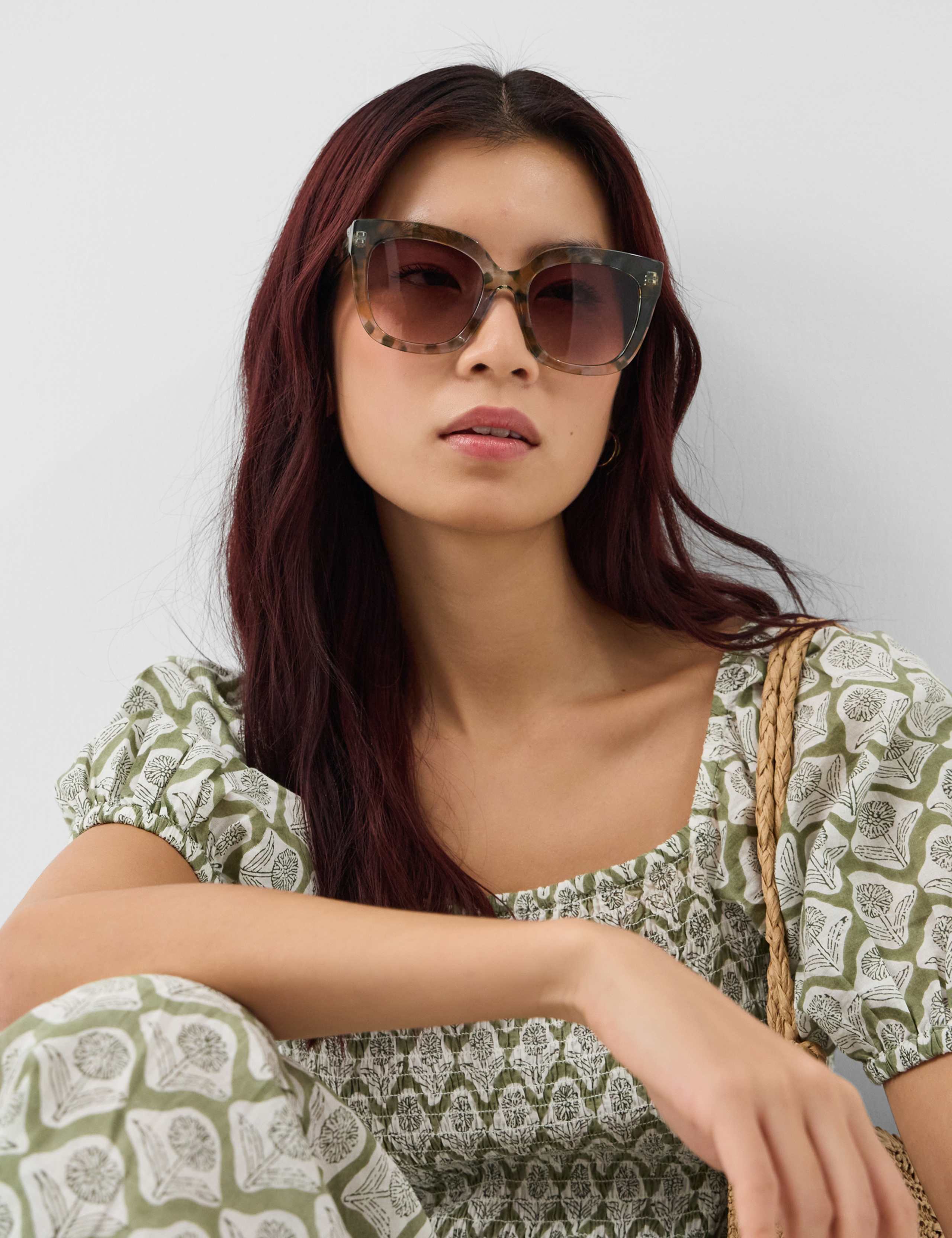 Premium Oversized Square Sunglasses 1 of 4