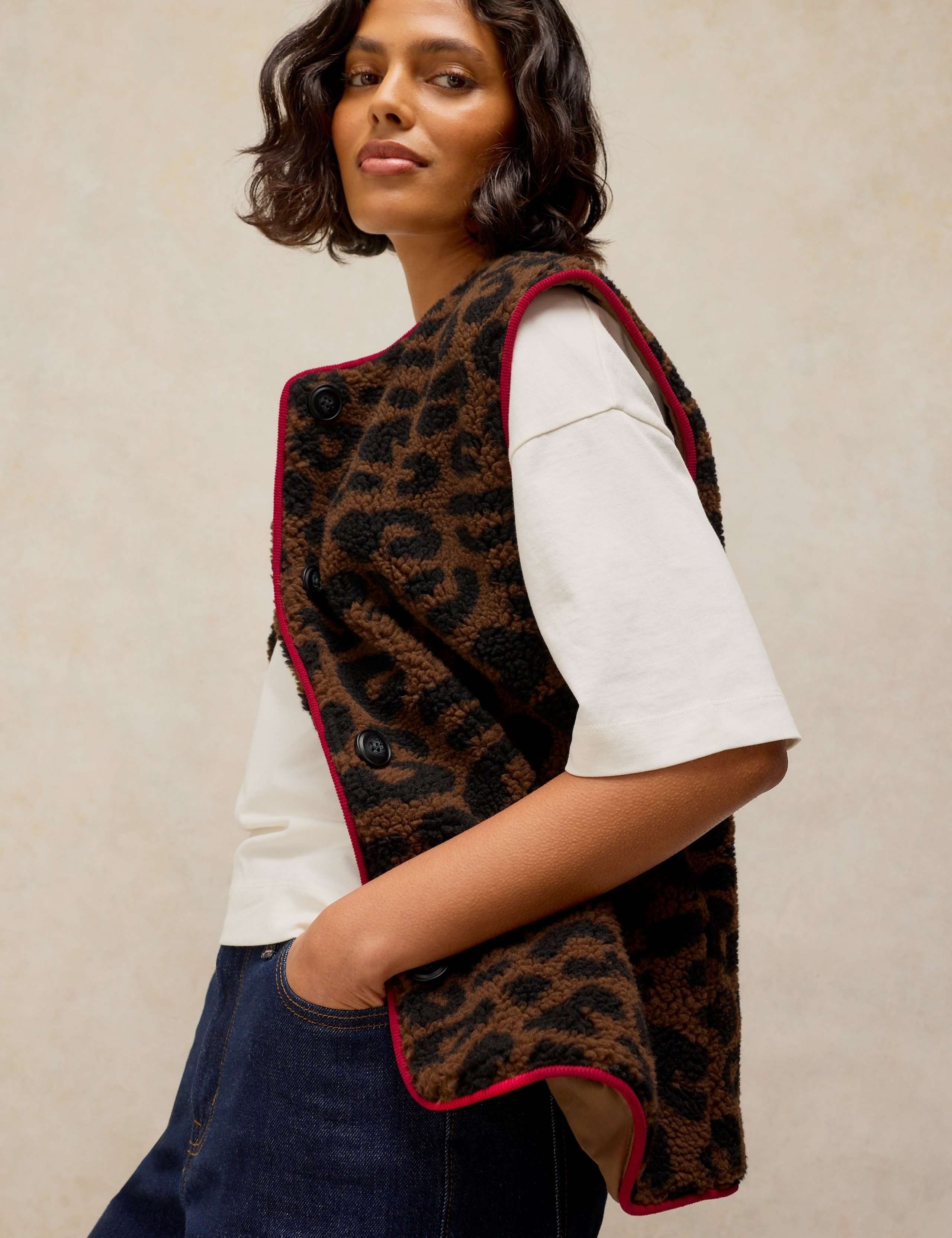 Borg Animal Print Gilet 5 of 6